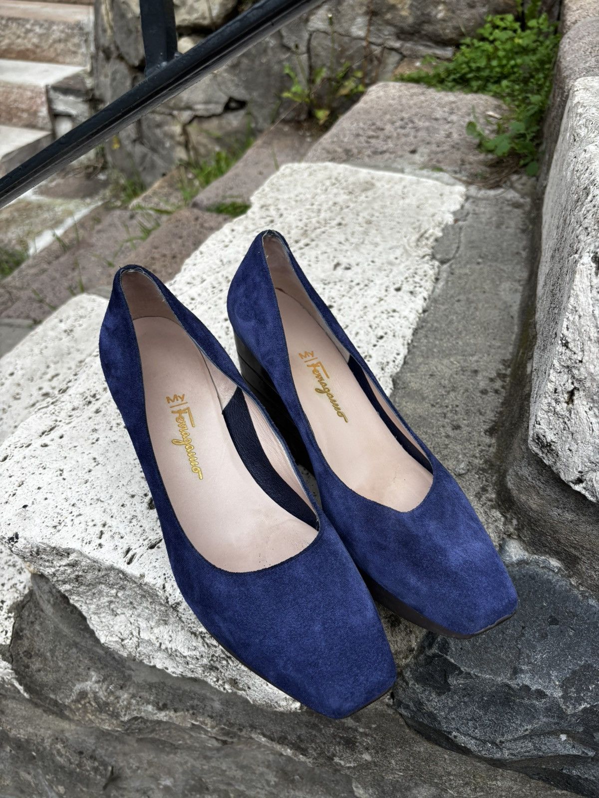 Salvatore Ferragamo Salvatore Ferragamo Pumps Heels Navy Blue Leather Women Size US 8.5 / IT 38.5 - 12 Thumbnail