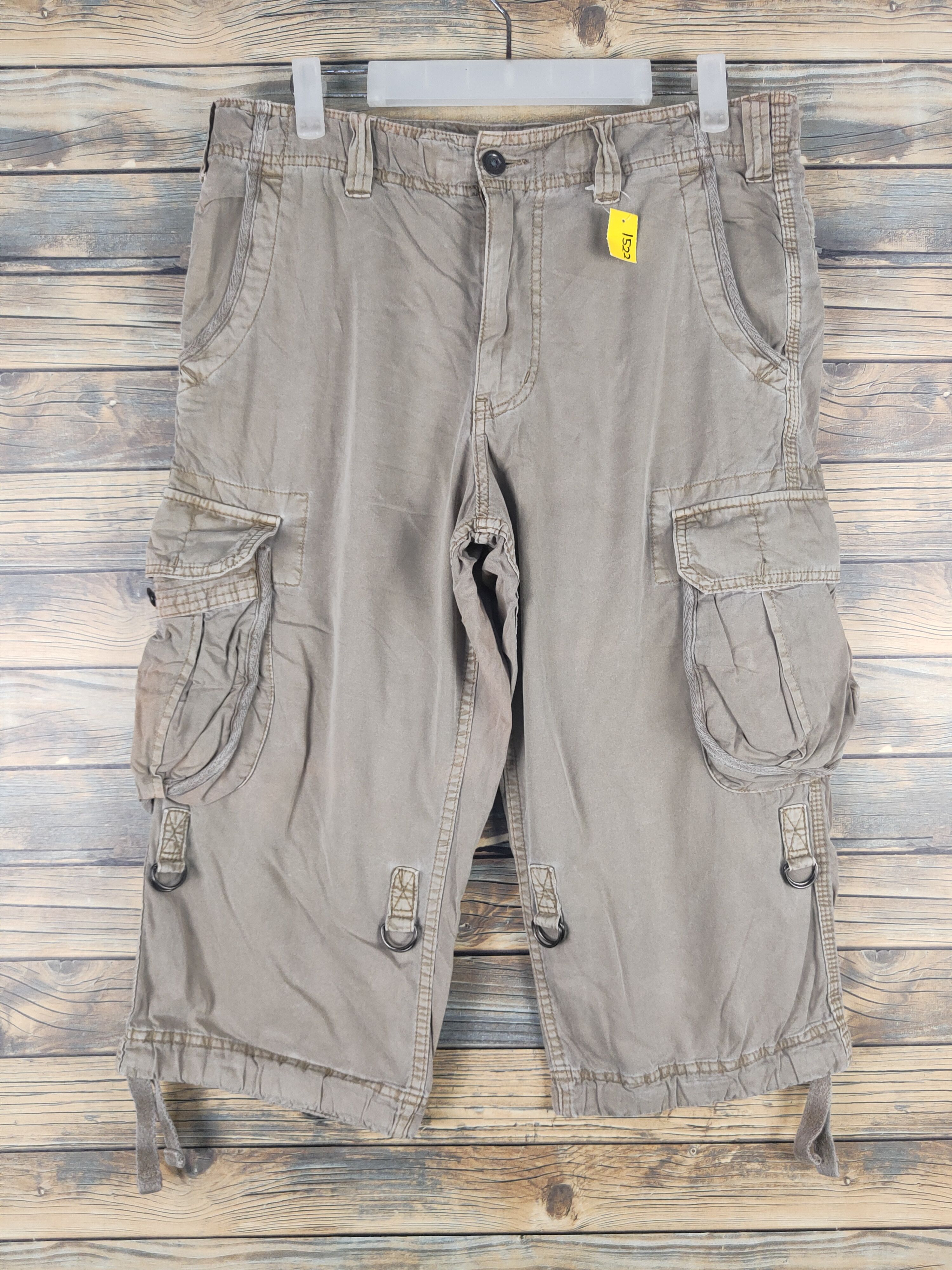 Japanese Brand DL Uniqlo Beige Multipocket Short Pants #1522 Size US 32 / EU 48 - 1 Thumbnail