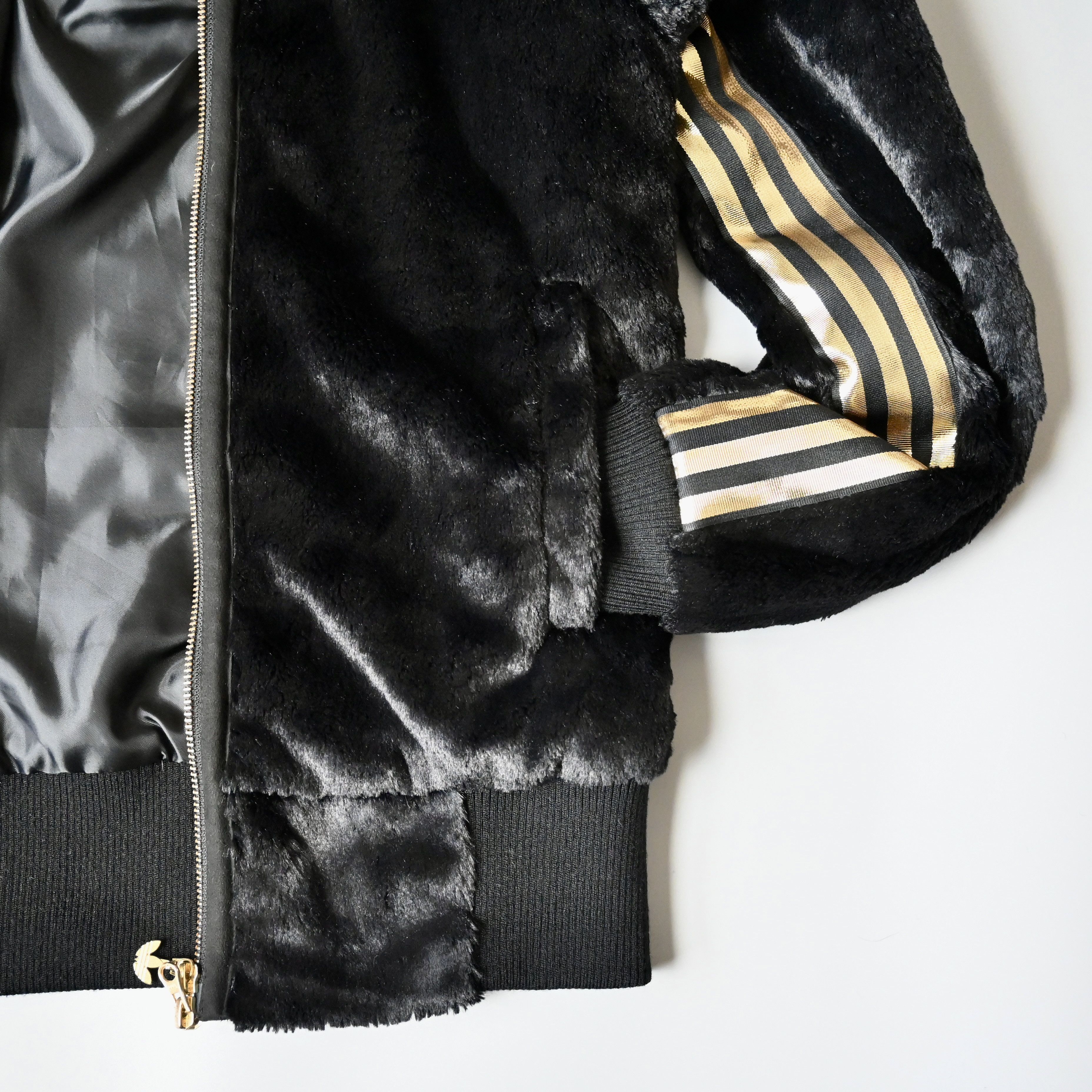 Adidas 2010s Adidas faux fur hooded jacket, gold three striped, XS Size US XS / EU 42 / 0 - 13 Thumbnail