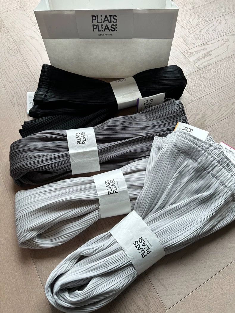 Issey Miyake Issey Miyake size:5 Light grey pleated skirt Size 31" - 6 Thumbnail