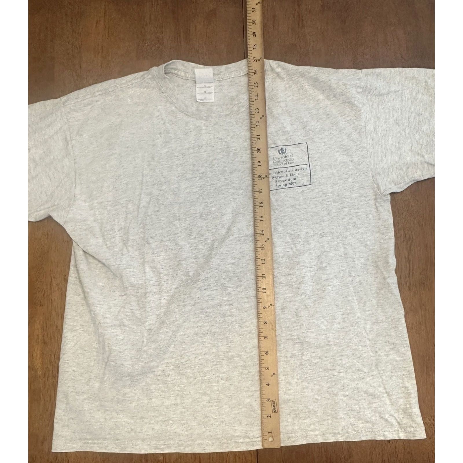 Gildan VINTAGE University Of Connecticut School Of Law Symposium T Shirt XL Y2K Gray Size US XL / EU 56 / 4 - 7 Thumbnail