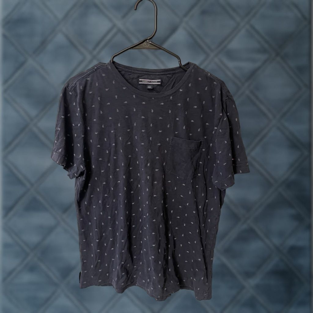 Tommy Hilfiger VINTAGE Tommy Hilfiger Mens T-Shirt Short Sleeve Crew Neck Navy Blue Geometric Logo All Over Print Large Size US L / EU 52-54 / 3 - 1 Thumbnail