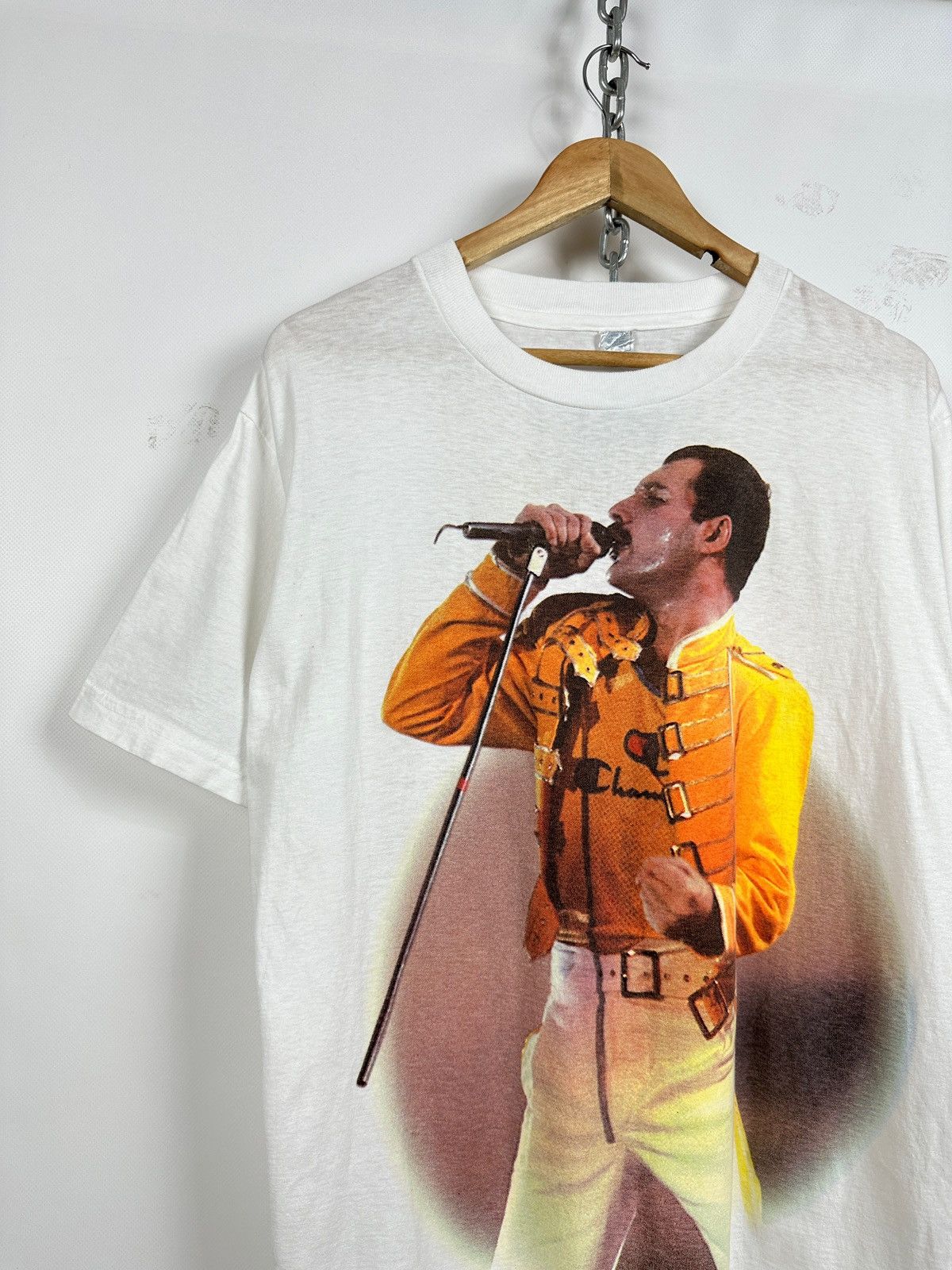Band Tees 1992 Vintage Queen Freddie Mercury Tribute Concert T-Shirt Size US L / EU 52-54 / 3 - 3 Thumbnail