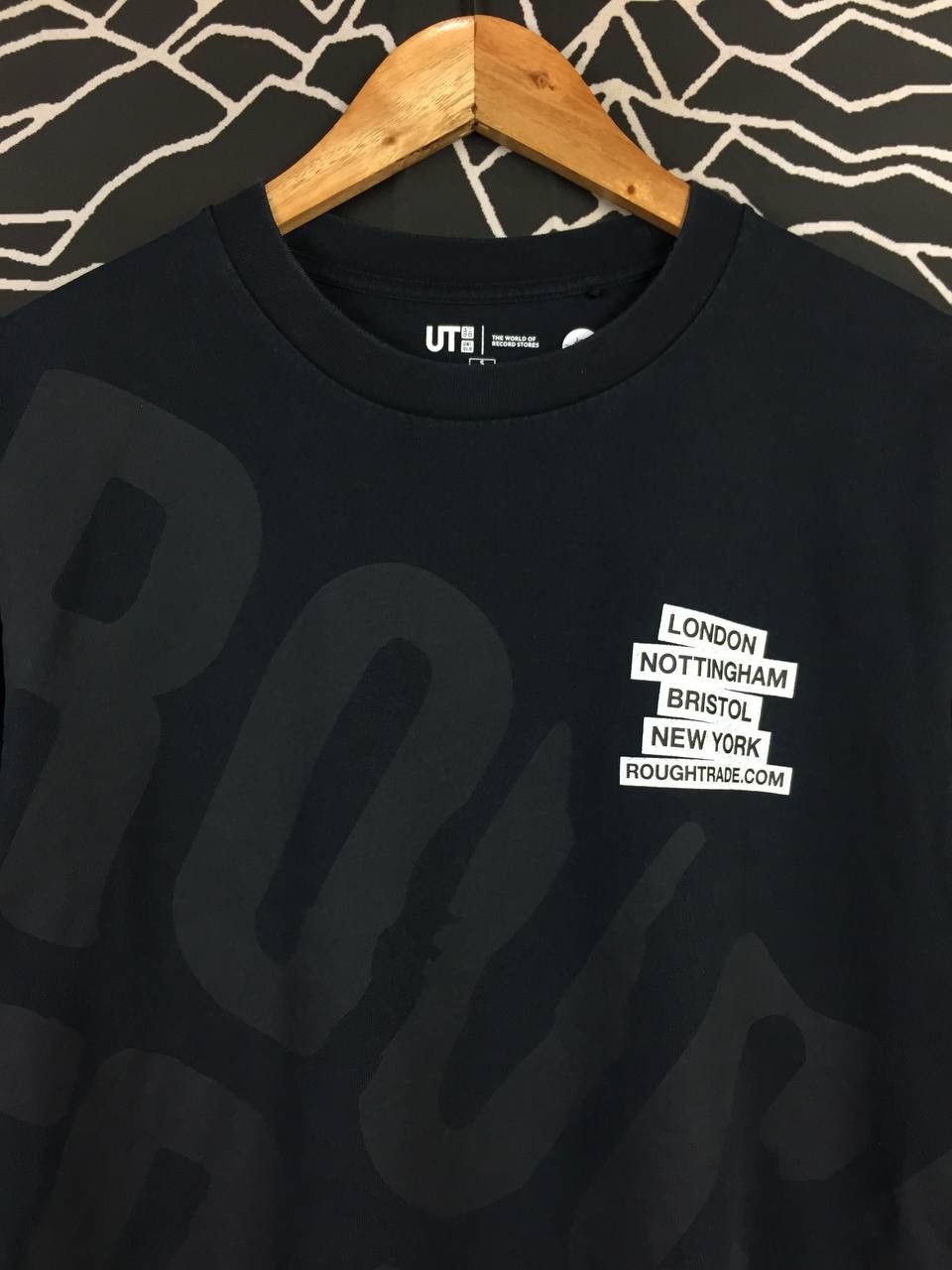 Uniqlo Uniqlo Rough Trade The World of Record Stores Tee Size US S / EU 44-46 / 1 - 3 Thumbnail