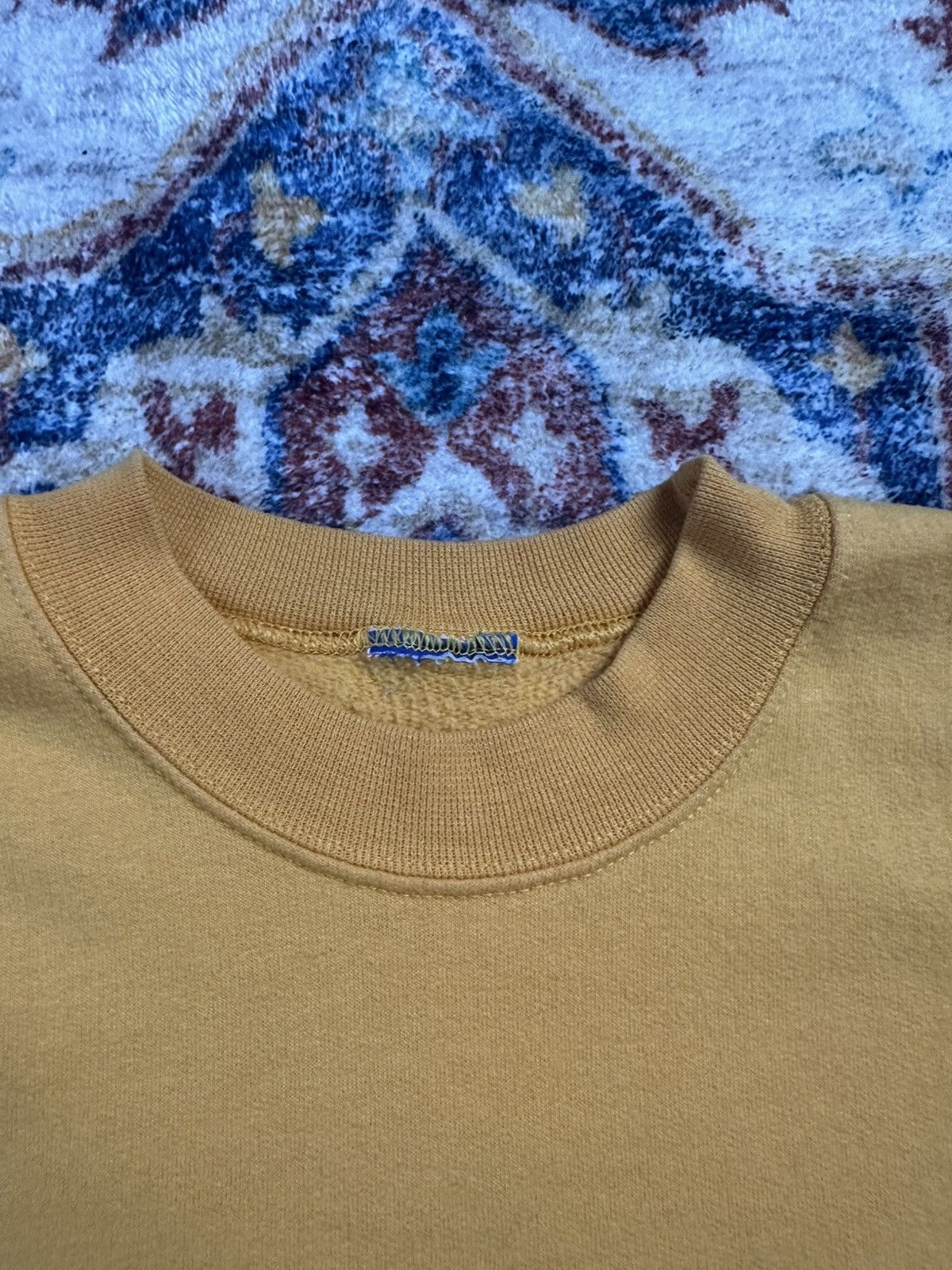 Champion × Vintage Vintage Champion Yellow Blank Crewneck Large Size US L / EU 52-54 / 3 - 3 Thumbnail