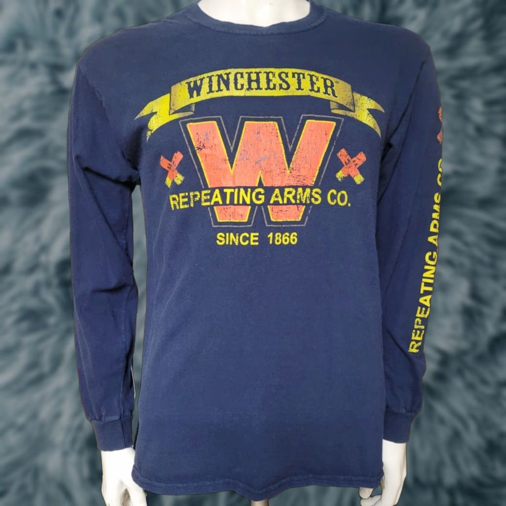 Etro VINTAGE Retro Winchester Repeating Arms Long Sleeve T Shirt Medium Guns Size US M / EU 48-50 / 2 - 1 Thumbnail