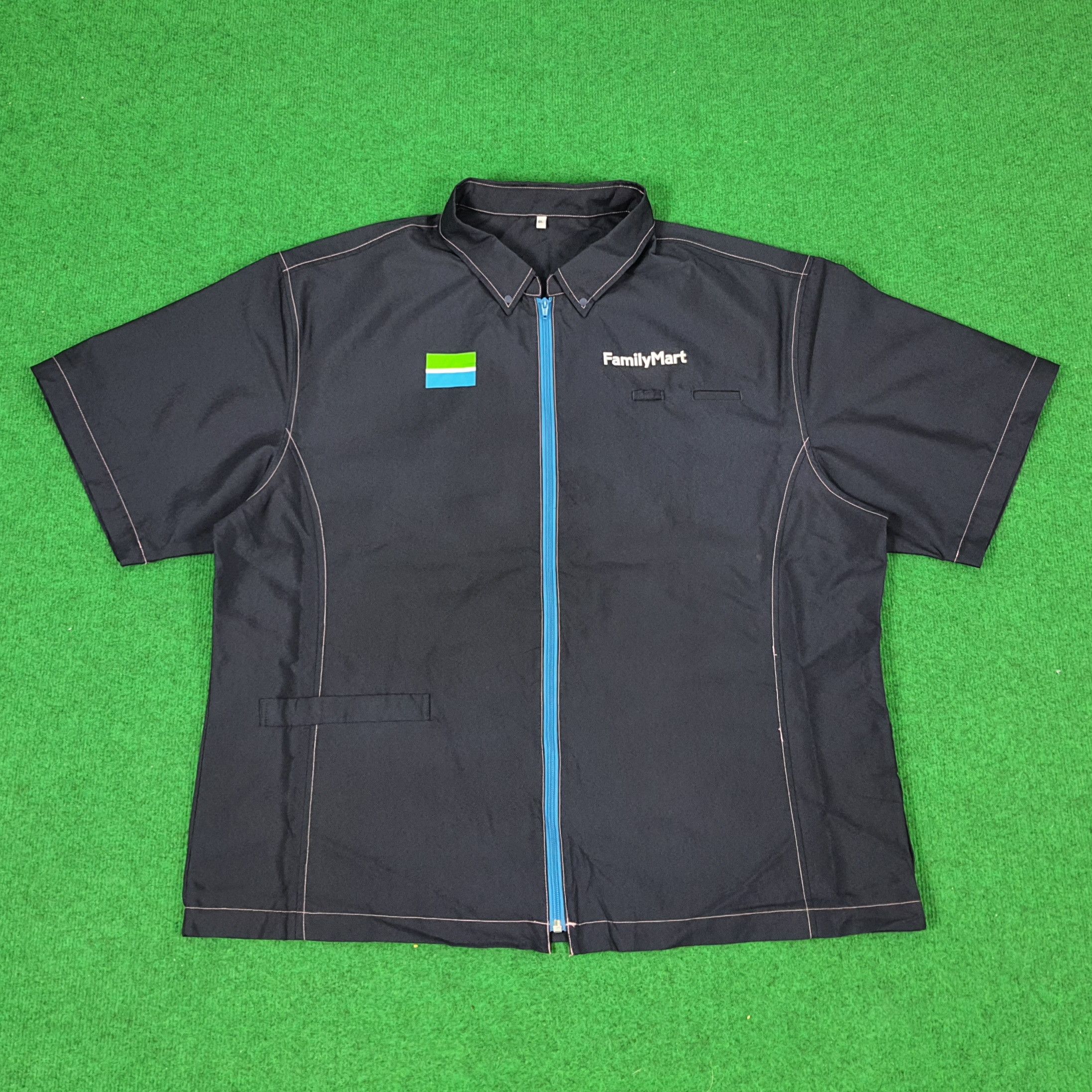 Japanese Brand × Vintage Vintage Family Mart Japanese Brand Staff Uniform Jacket Size US XXL / EU 58 / 5 - 1 Thumbnail