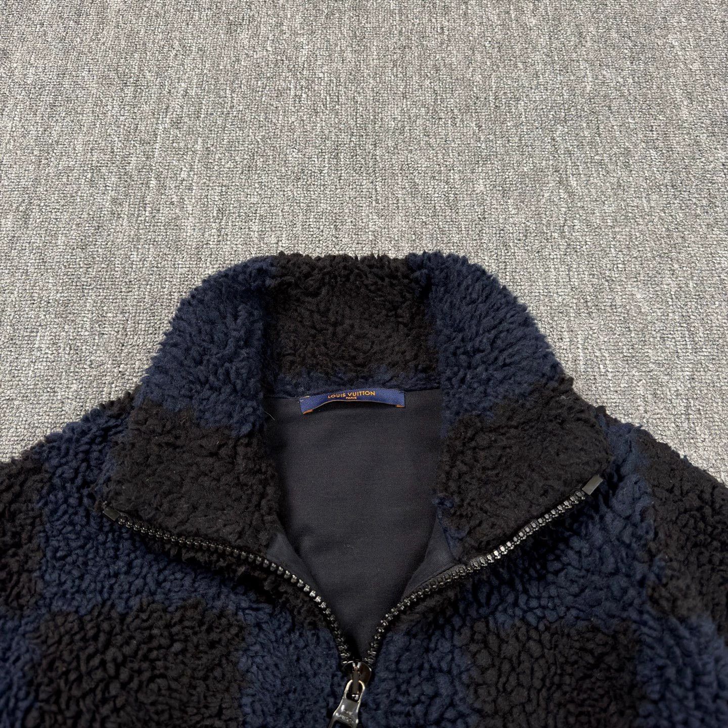 Louis Vuitton Louis Vuitton navy blue checkered teddy bear fleece jacket Size L / US 10 / IT 46 - 3 Thumbnail