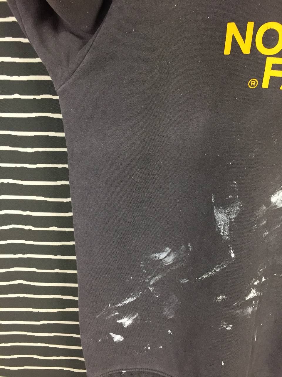 The North Face The North Face Big Logo Distressed Paint Splatter Sweatshirt Size US M / EU 48-50 / 2 - 7 Thumbnail