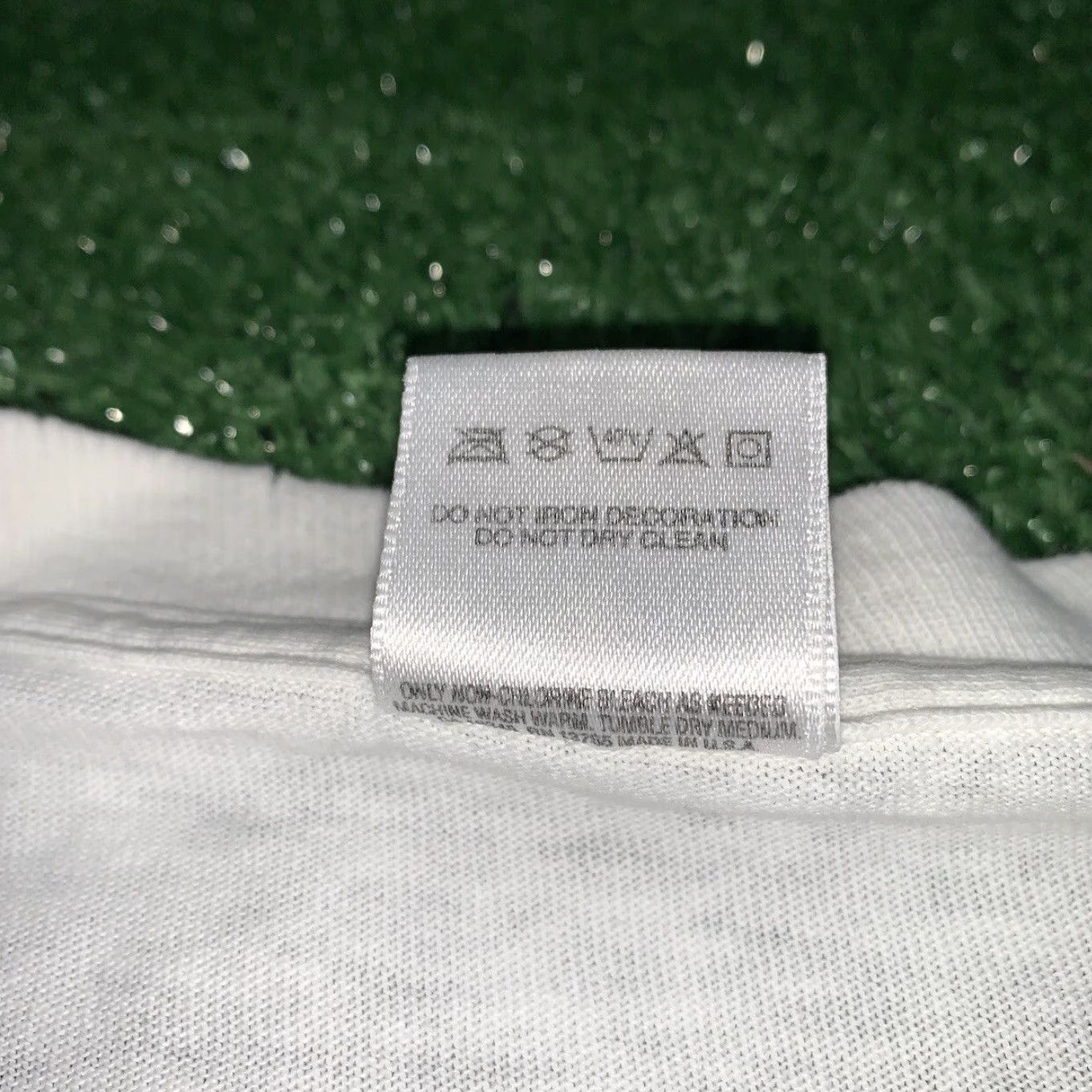 Fruit Of The Loom VINTAGE Bead Shop T Shirt Nirvana Grunge Gum Balls Movie Music Angel Rap Cool XS? Size US XL / EU 56 / 4 - 6 Thumbnail