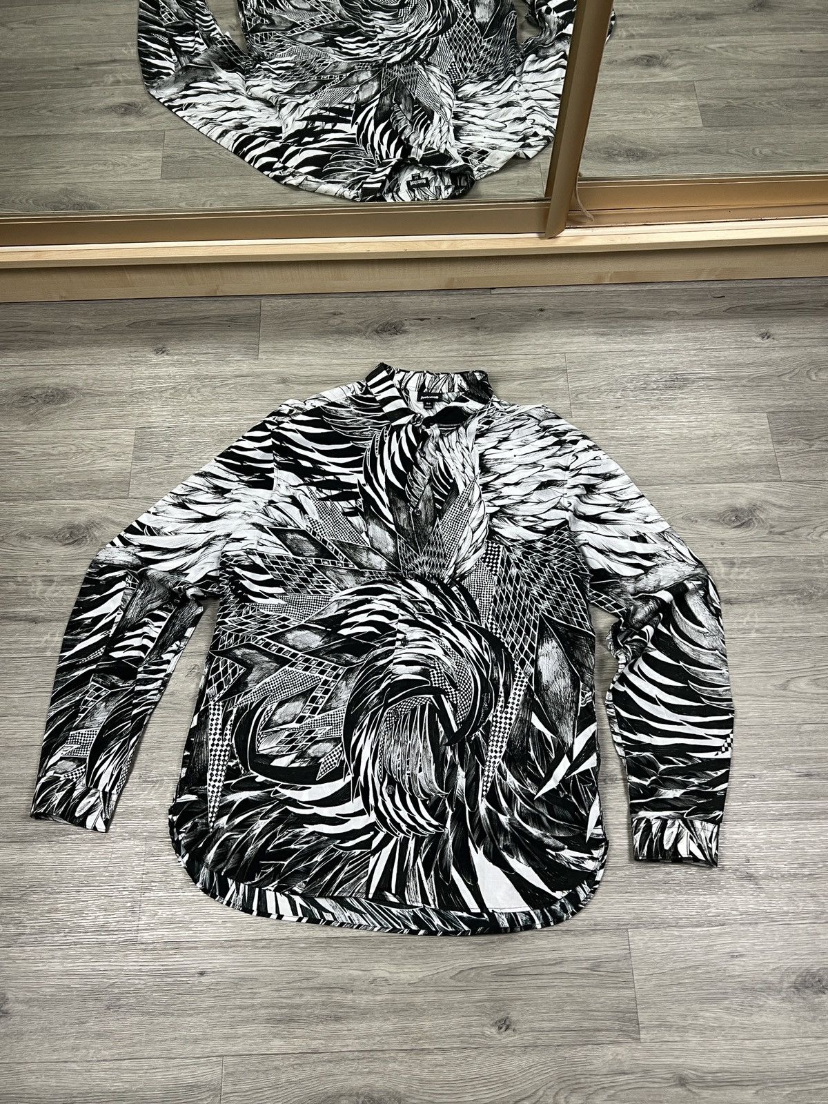 Just Cavalli Just Cavalli Monochrome Graphic Feather Print Shirt Size 56 Size US XL / EU 56 / 4 - 1 Thumbnail