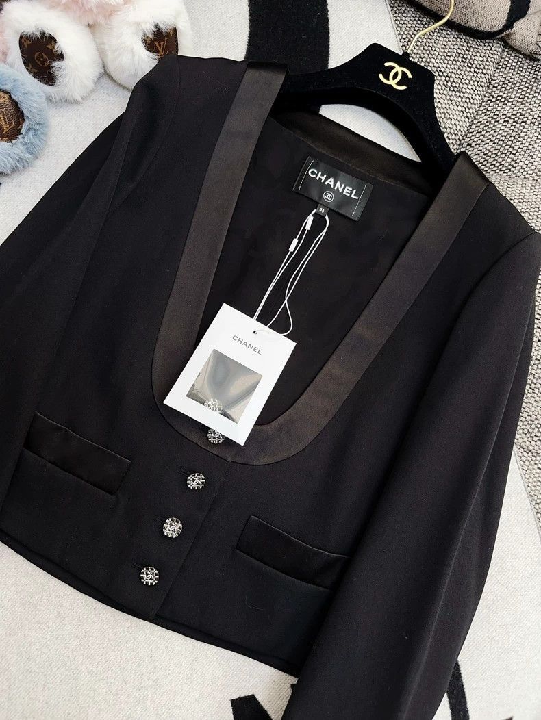 Chanel Chanel Black U-Neck Blazer Jacket Size 36 Size S / US 4 / IT 40 - 2 Thumbnail