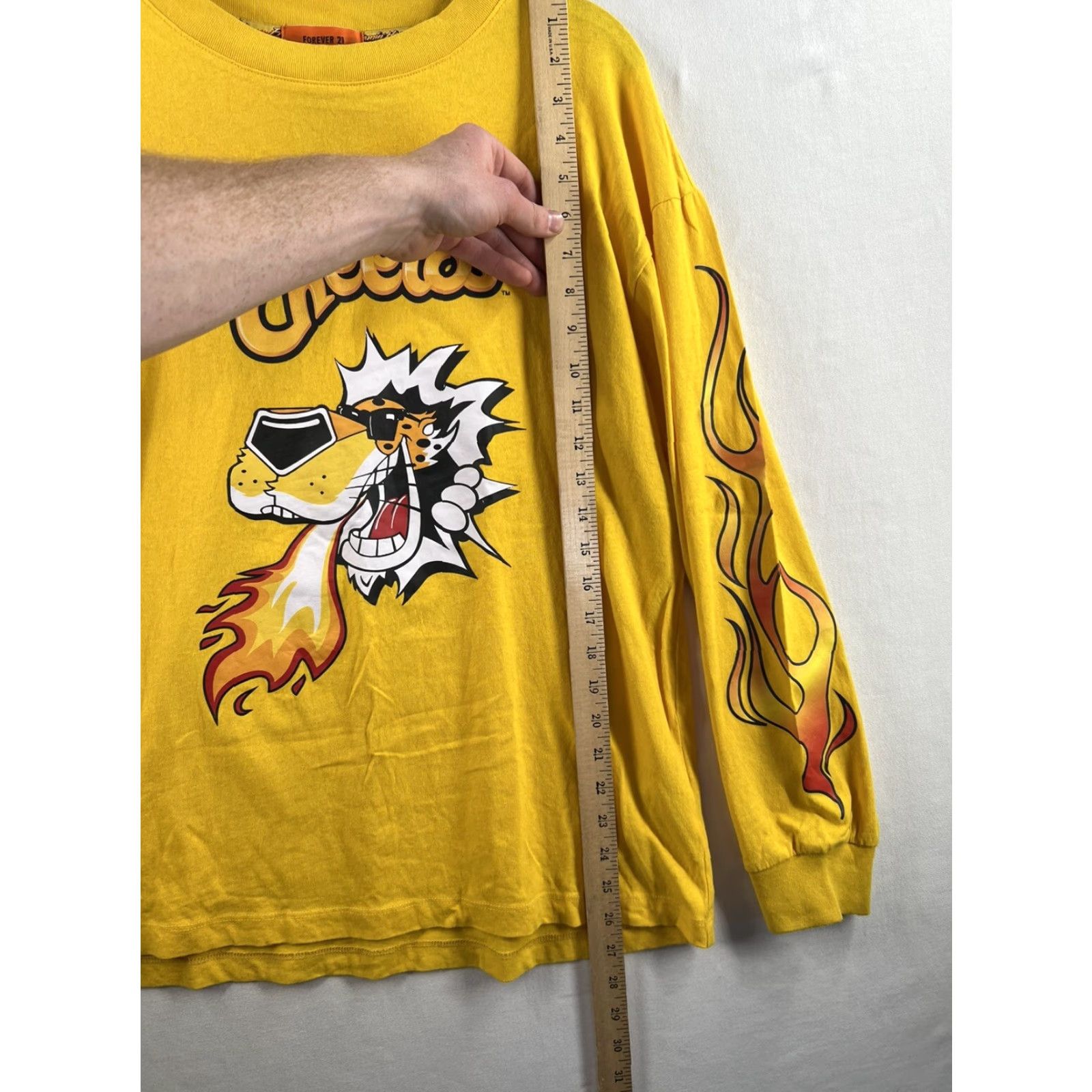 Forever 21 FOREVER 21 T-Shirt Shirt Yellow Cotton Knit Long Sleeve Crew Neck Cheetos Flame Casual Unisex Adults M Medium Vintage No Size M / US 6-8 / IT 42-44 - 4 Thumbnail