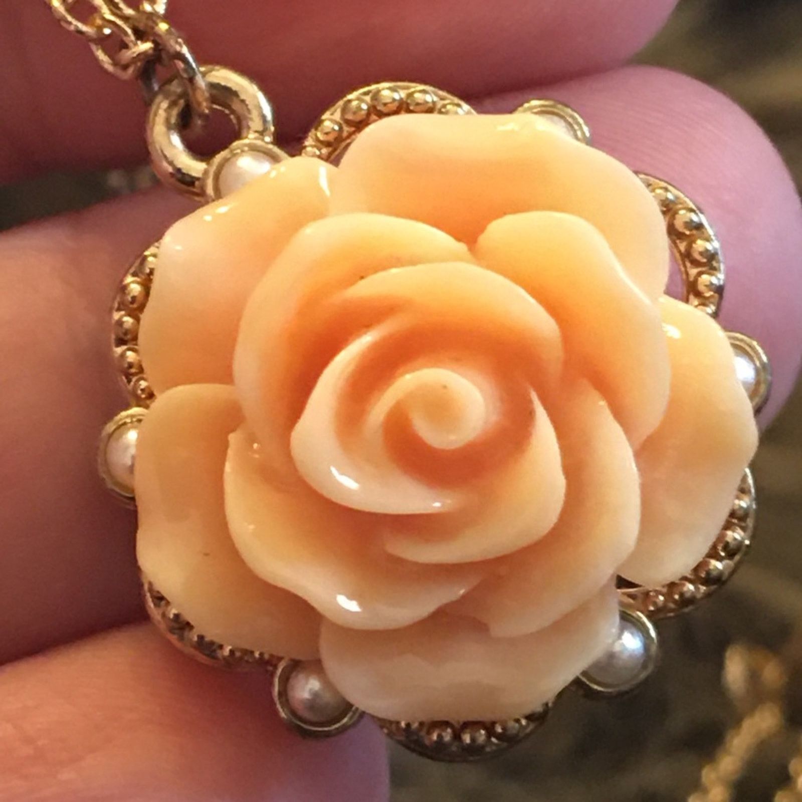 Jewelry Victorian style resin peach rose pendant necklace Size ONE SIZE - 6 Thumbnail