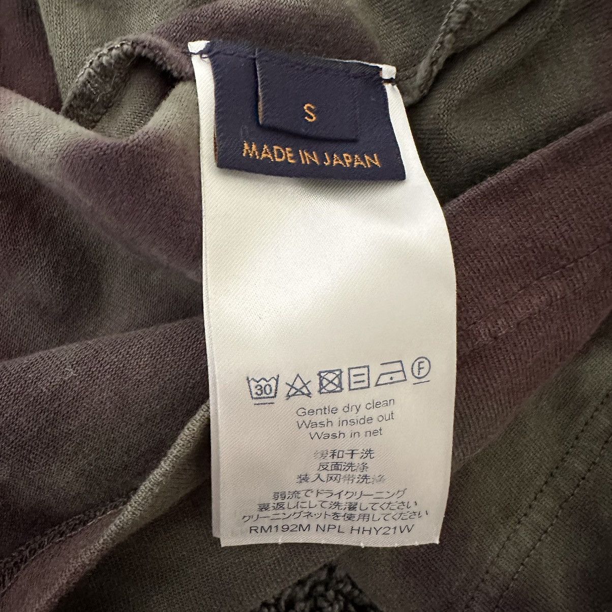 Louis Vuitton Louis Vuitton Virgil Abloh Fall 2019 Camo 3D Pocket Shirt Size US S / EU 44-46 / 1 - 4 Thumbnail