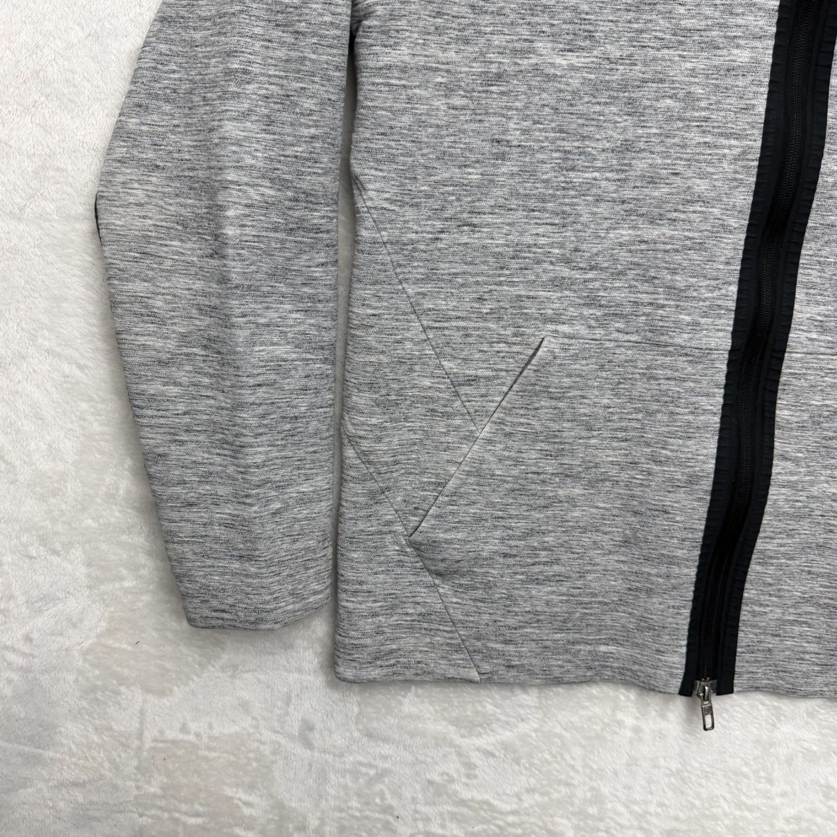 Lululemon Lululemon Jacket Hoodie Tech Mens XL Gray Full Zip Up Athleisure Performance Jacket Hoodie Mens XL Gray Full Zip Up Size US L / EU 52-54 / 3 - 6 Thumbnail