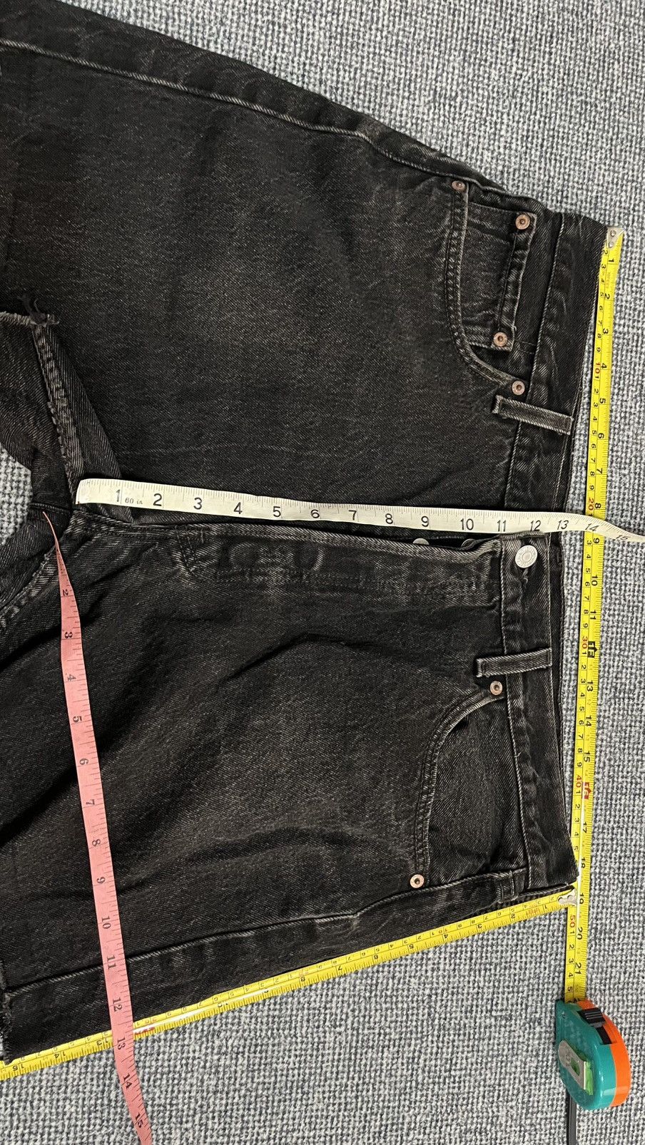Levi's Vintage Levi's 501 super-black distressed jort size 37 inche Size US 37 - 11 Thumbnail