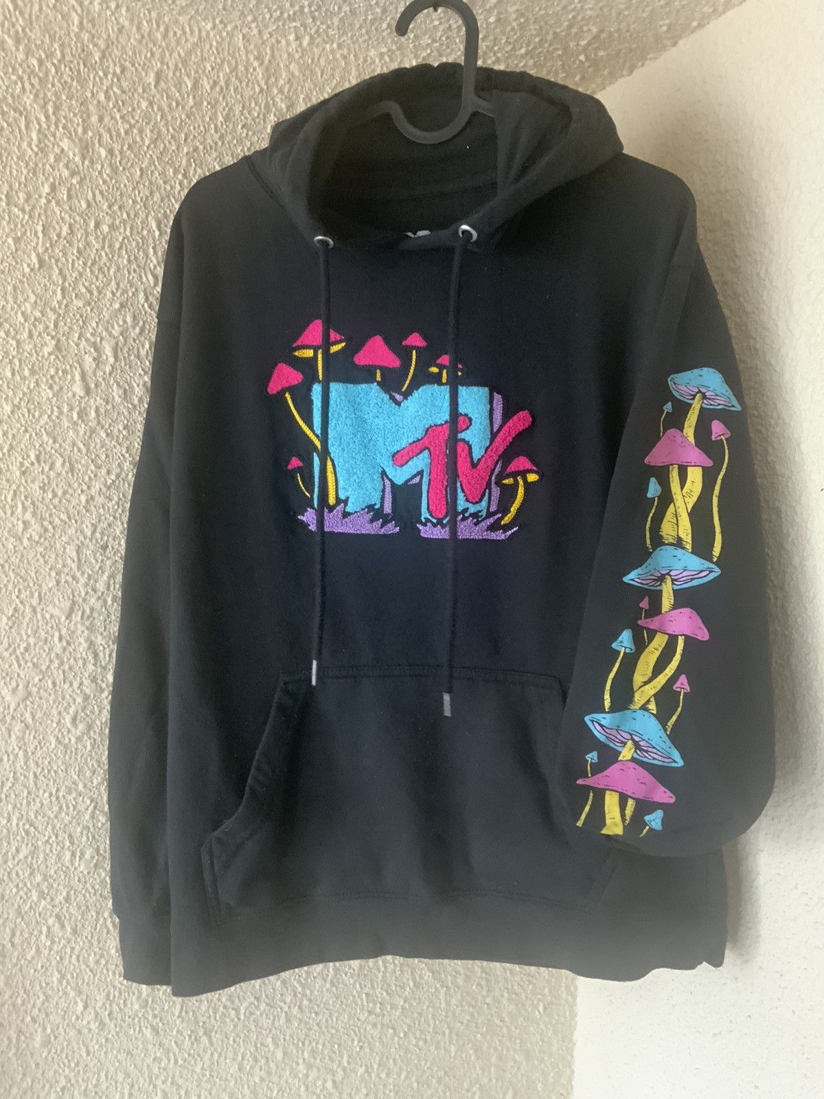 Mtv Mtv 🍄 Size US M / EU 48-50 / 2 - 1 Thumbnail