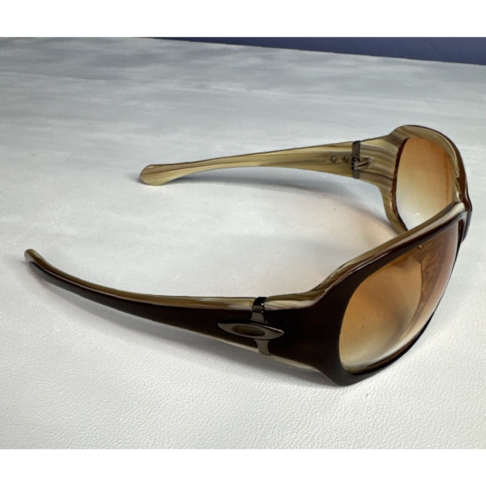 Oakley VINTAGE Oakley Script Sunglasses Cappuccino Gradient Lens Women Oversized Frames Only Brown Gradient Oval Sunglasses Women Size ONE SIZE - 4 Thumbnail