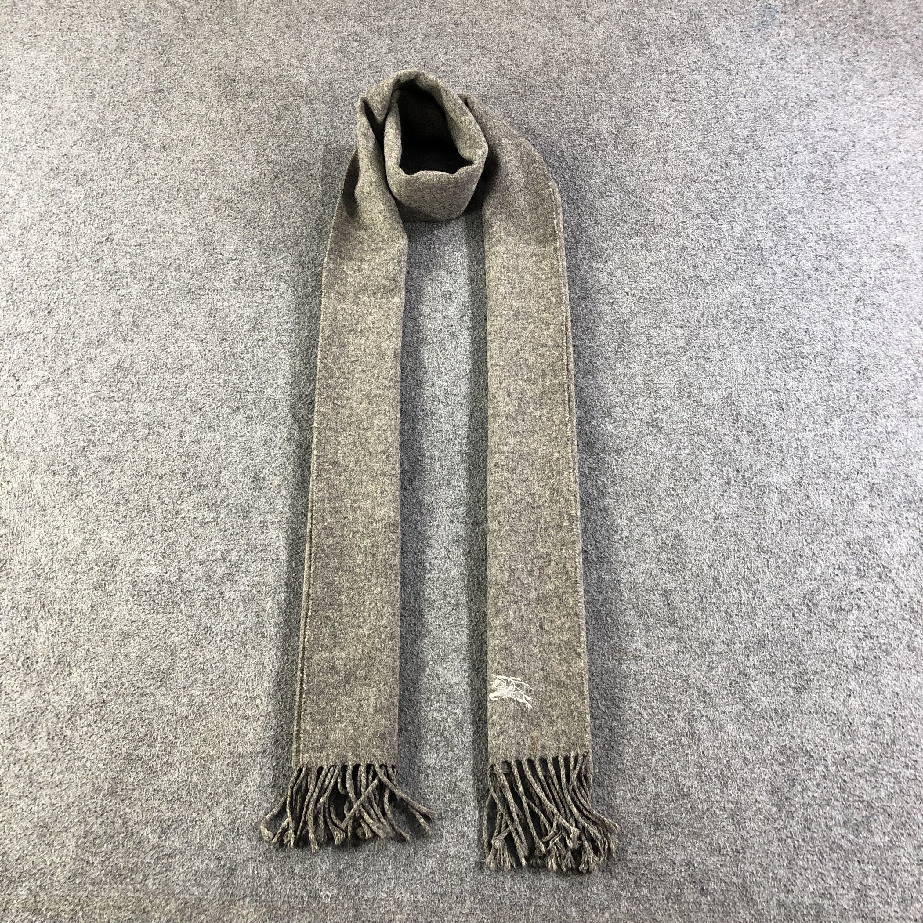 Burberry Burberrys Plain Grey Wool Scarf Muffler V1337 Size ONE SIZE - 1 Thumbnail