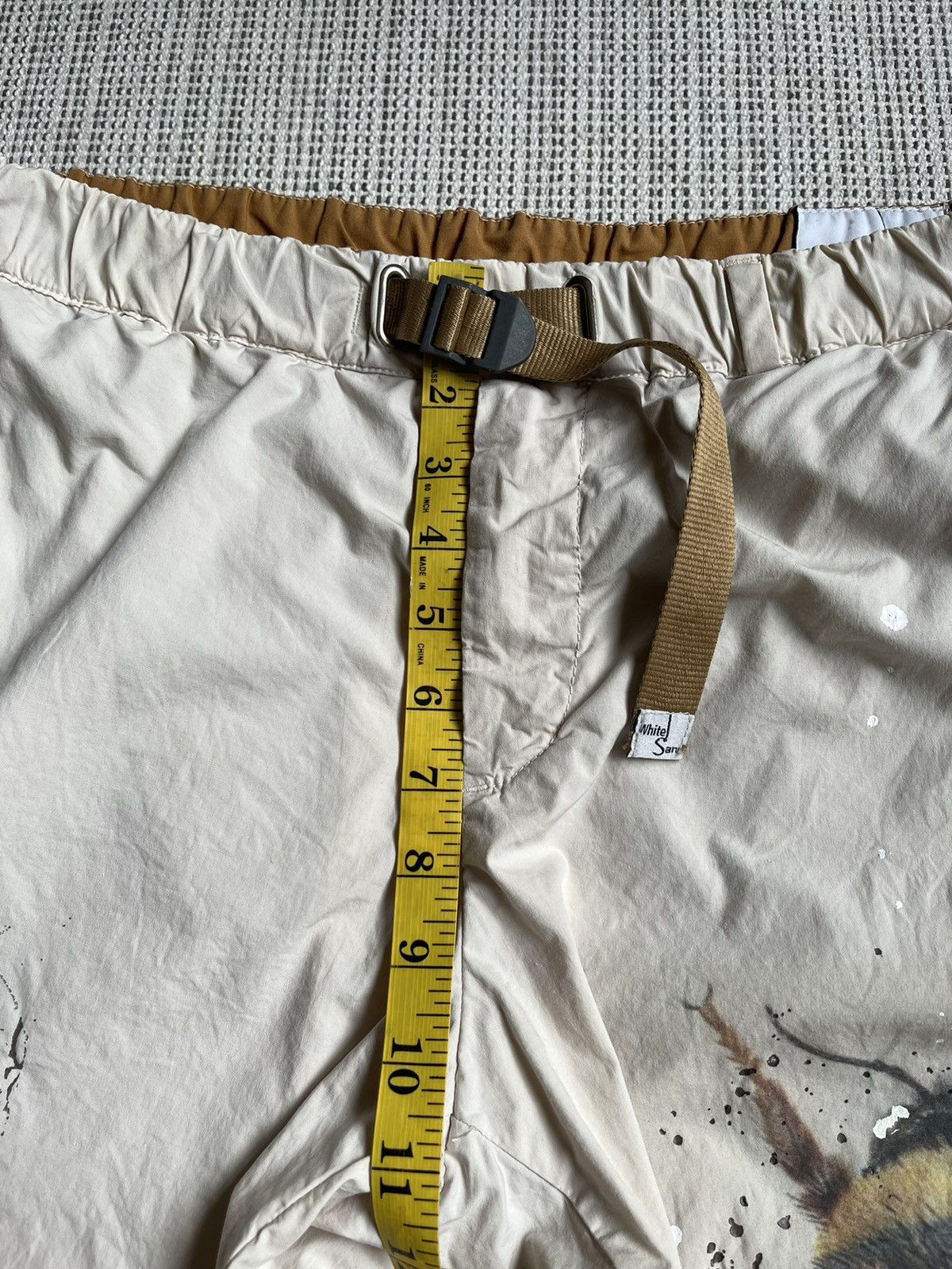 Other White sand printed Bee pants Size US 34 / EU 50 - 19 Thumbnail