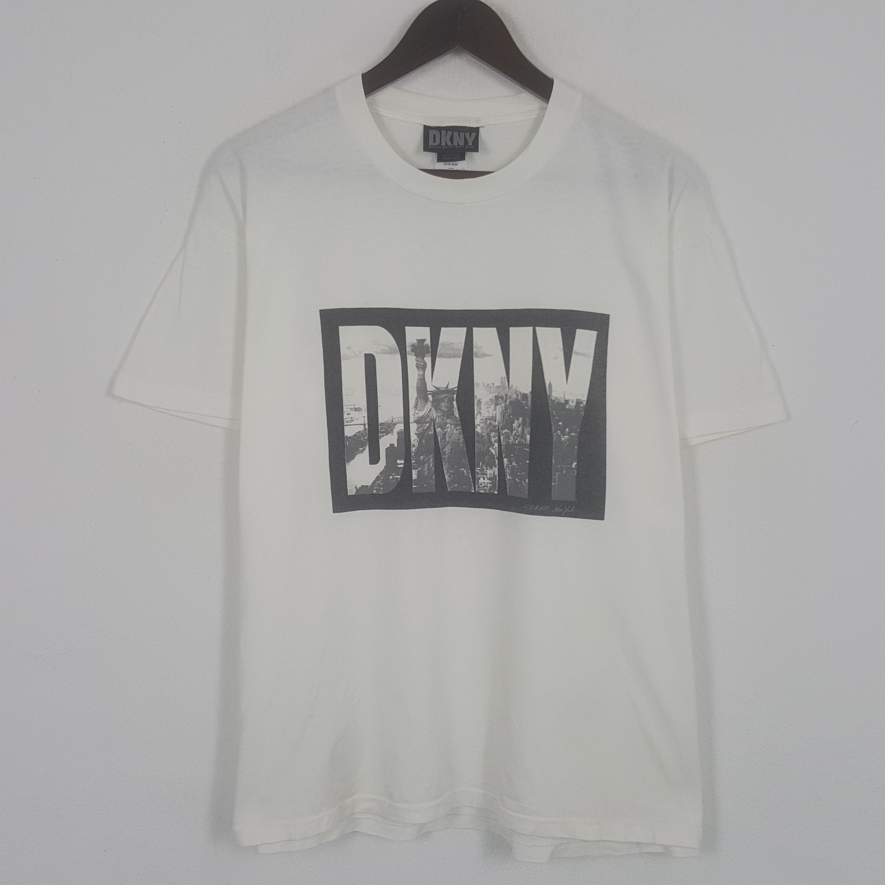 DKNY × Vintage Vintage DKNY Big Design Tshirt Size US L / EU 52-54 / 3 - 1 Thumbnail