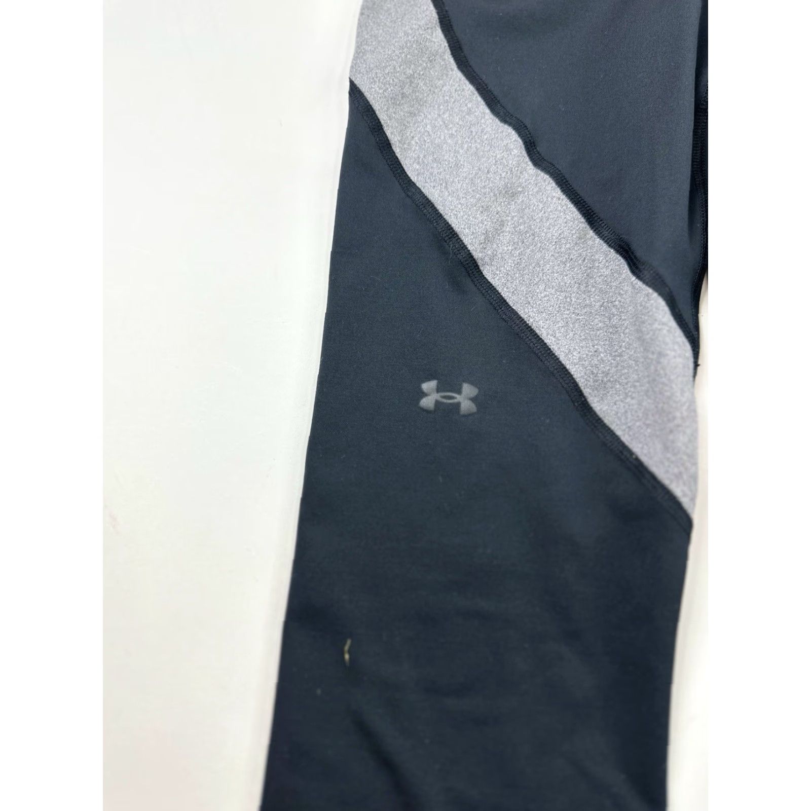 Under Armour Under Armour Leggings Womens M Medium Black Grey Cropped Compression Athletic Fit Size 32" / US 10 / IT 46 - 3 Thumbnail