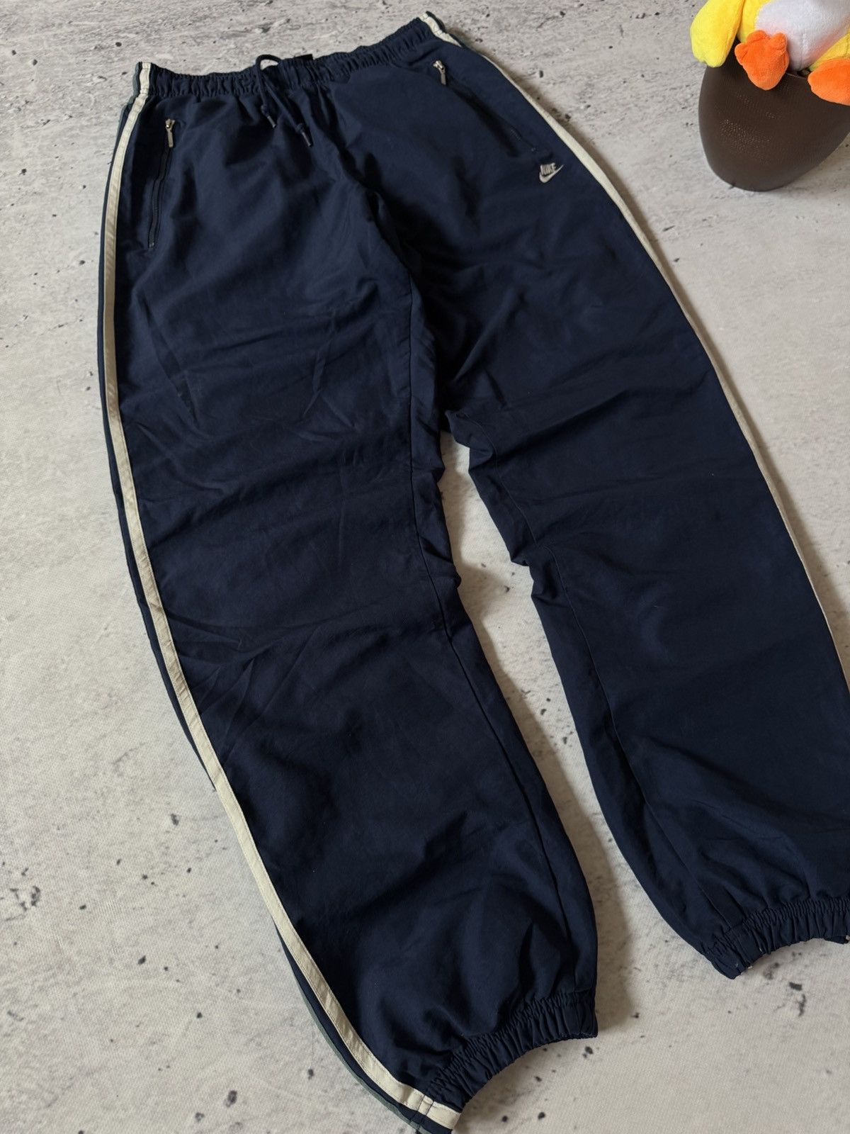Nike × Vintage NIKE NYLON VINTAGE Y2K OVERSIZE BAGGY FIT PANTS SWEATPANTS Size US 32 / EU 48 - 2 Thumbnail