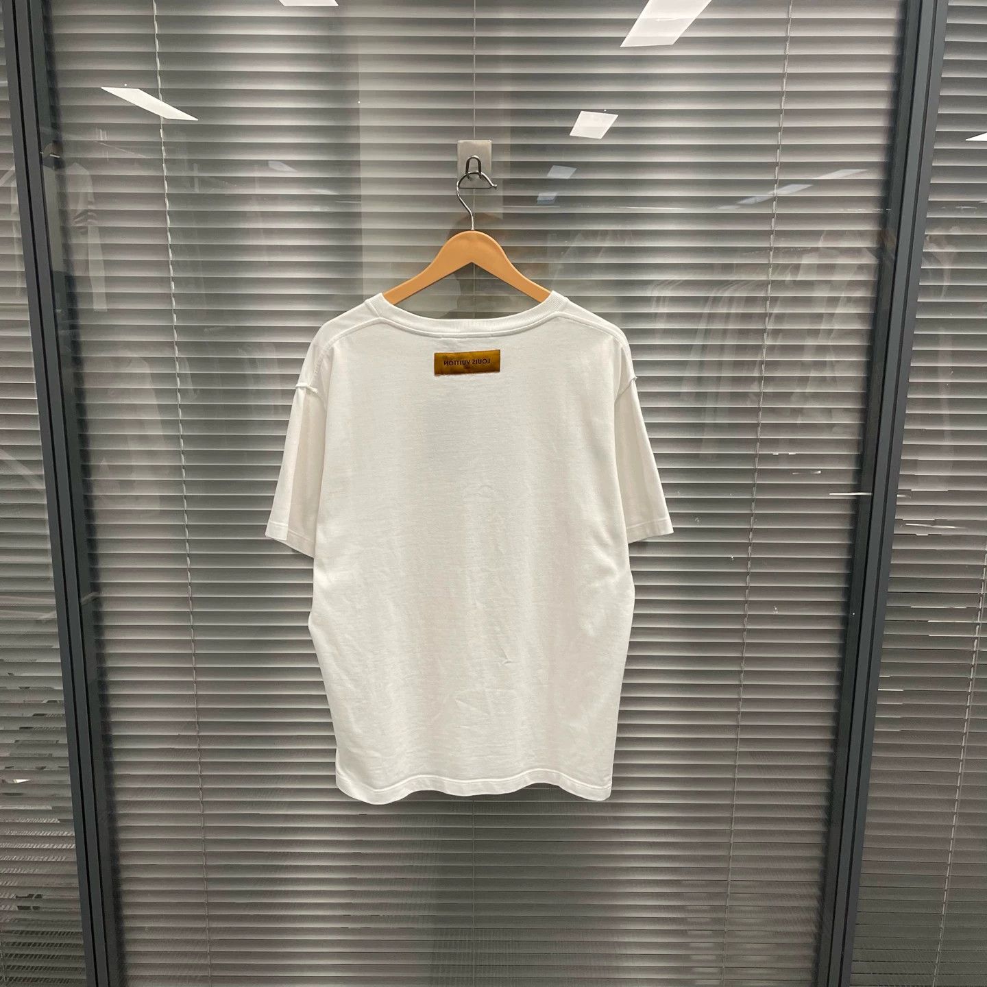 Louis Vuitton LV pendant-embroidered logo short-sleeve tee L new Size US L / EU 52-54 / 3 - 2 Thumbnail