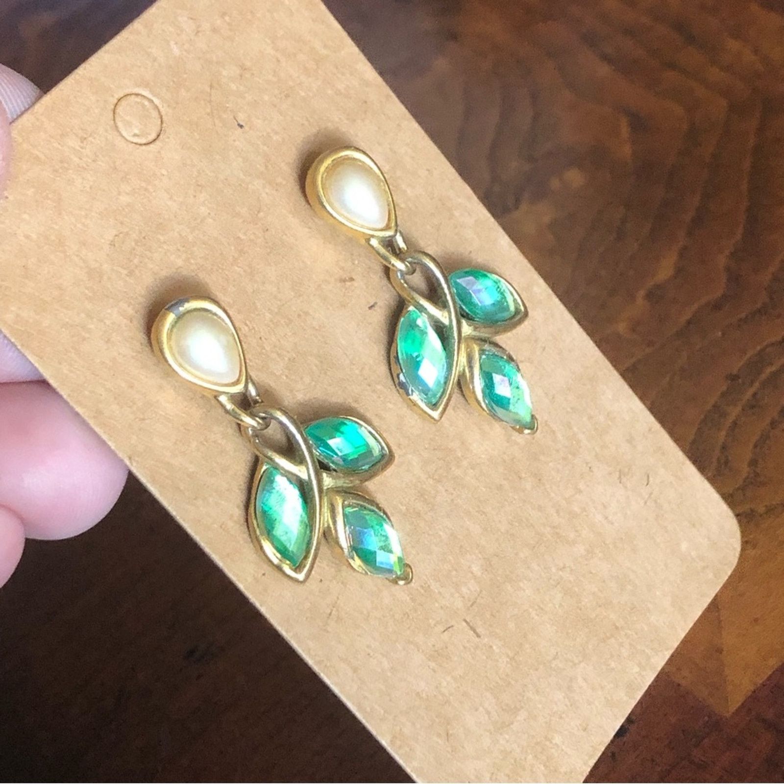 Vintage Vintage Trifari simulated pearl dangle earrings Size ONE SIZE - 3 Thumbnail