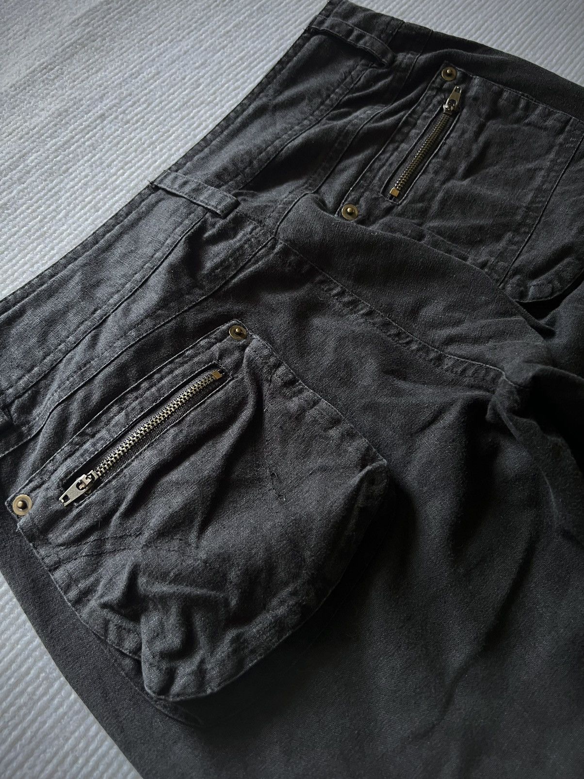 Japanese Brand Archive Flower Circle Multi-Pocket Black Cargo Pants 2000s Size US 29 - 6 Thumbnail