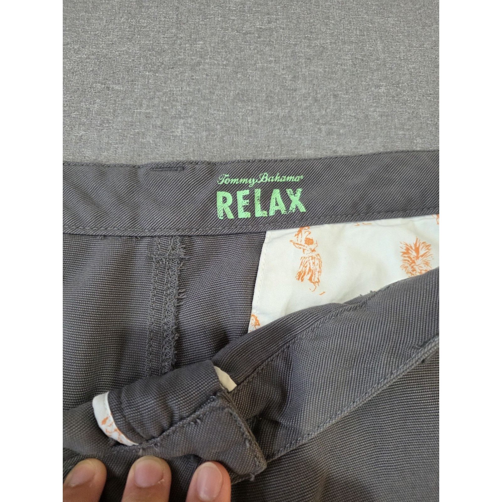 Tommy Bahama Tommy Bahama Mens Y2K Cargo Shorts Size 40 Gray Relax Size US 40 / EU 56 - 4 Thumbnail