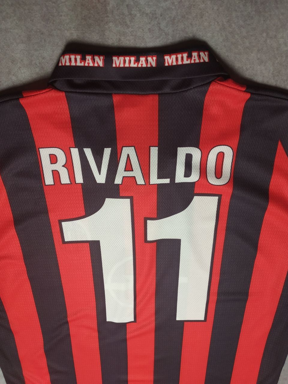 Vintage Rivaldo AC Milan vintage soccer jersey 90’s shirt Italy Size US S / EU 44-46 / 1 - 2 Thumbnail