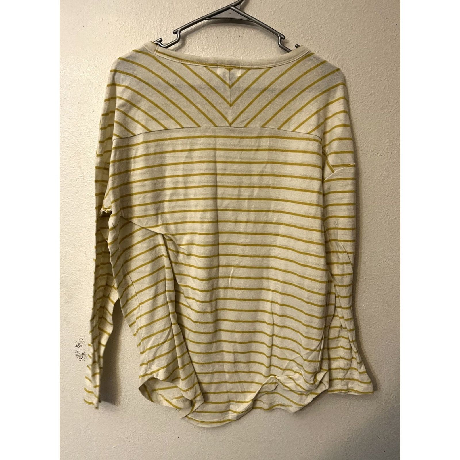 Old Navy Old Navy T-Shirt Women's M White Yellow Striped Long Sleeve Crew Neck Shirt Size M / US 6-8 / IT 42-44 - 3 Thumbnail