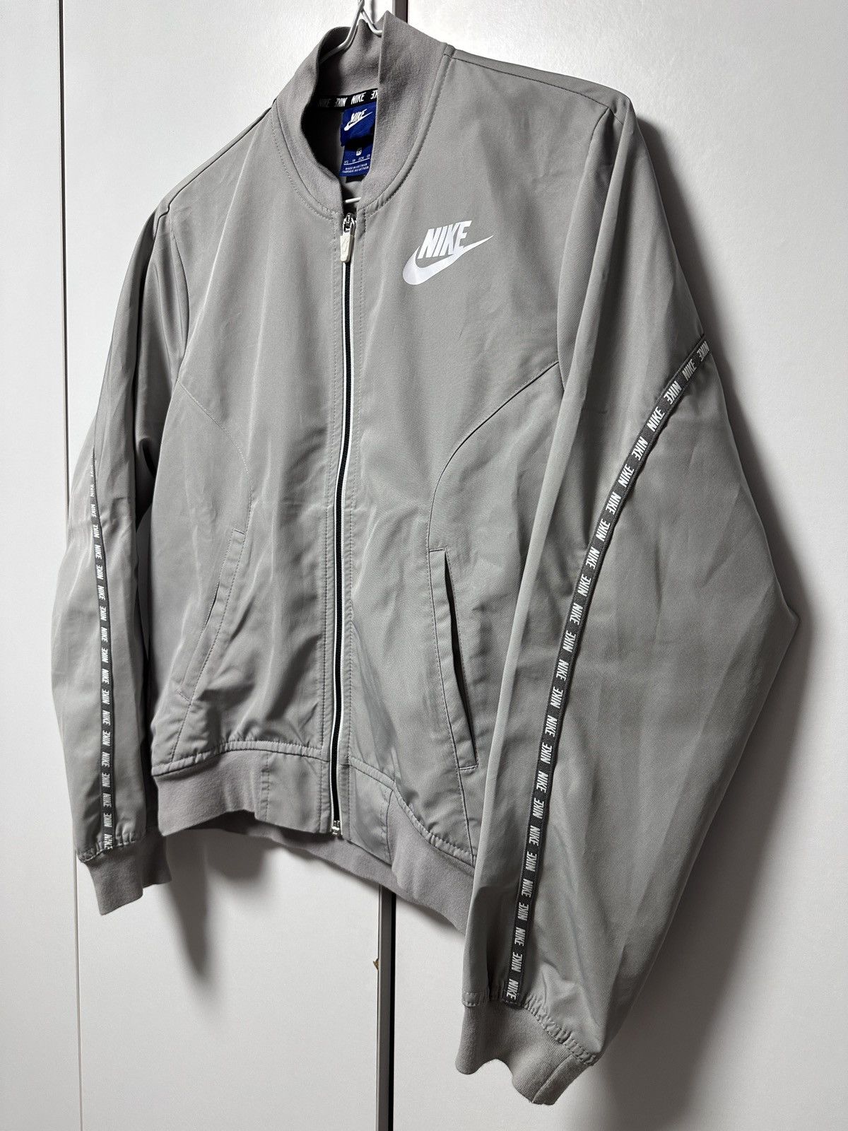 Nike Nike lightweight bomber jacket, perfect condition, size xs Size XS / US 0-2 / IT 36-38 - 7 Thumbnail