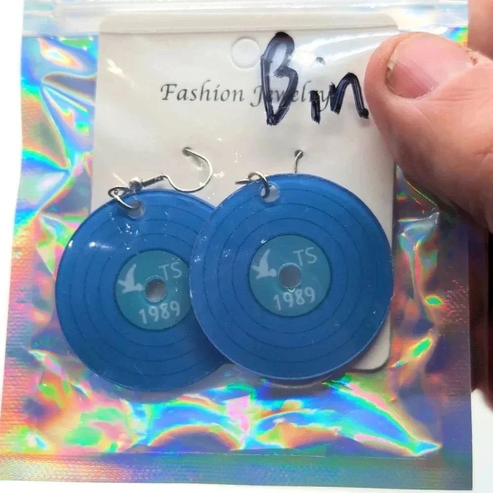 Designer Taylor Swift Earrings 1989 Eras Vinyl Record jewelry Size ONE SIZE - 1 Thumbnail