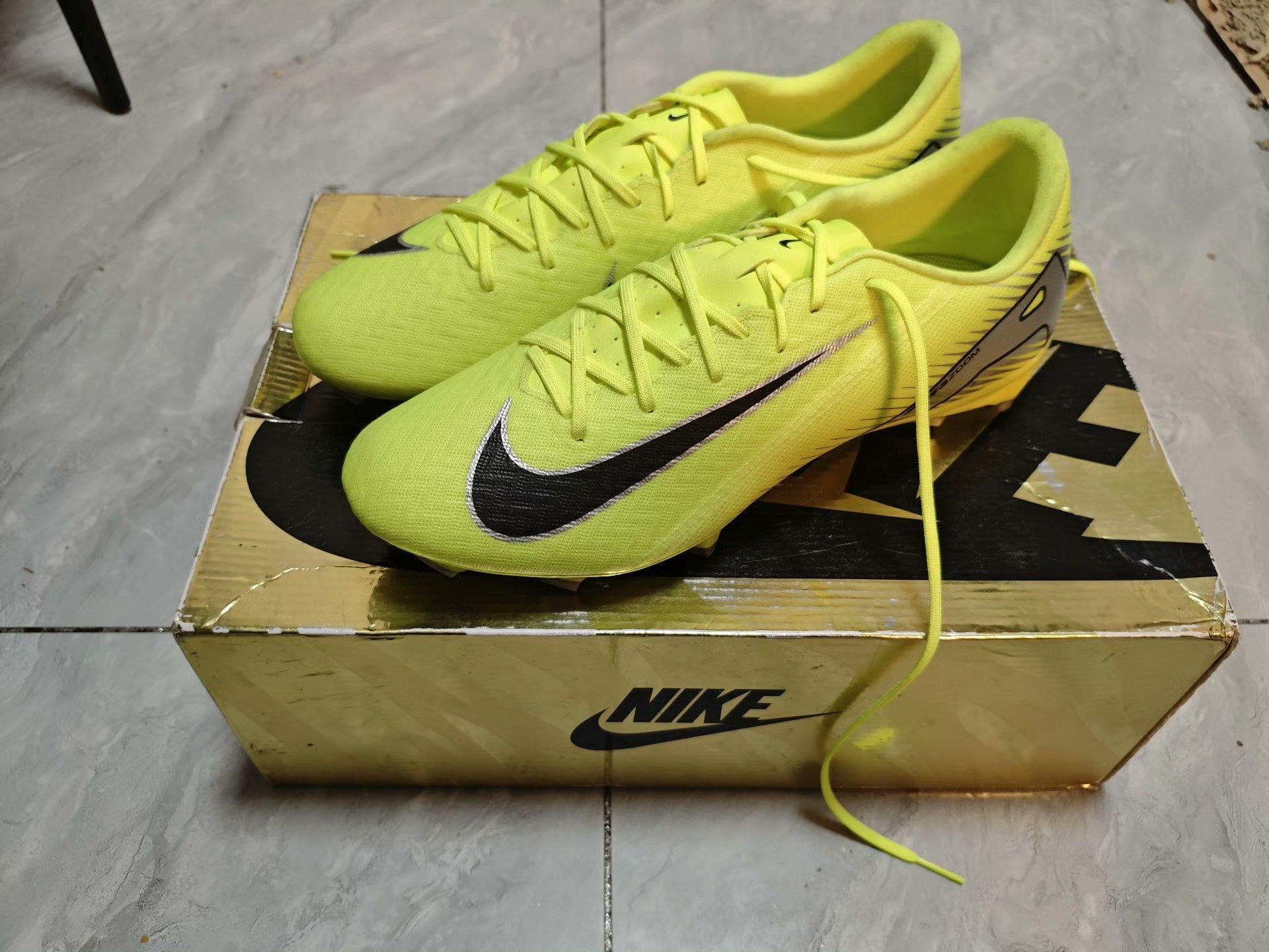 Nike Nike ZOOM Yellow Lowtop Sneakers 10 Men Size US 10 / EU 43 - 1 Thumbnail