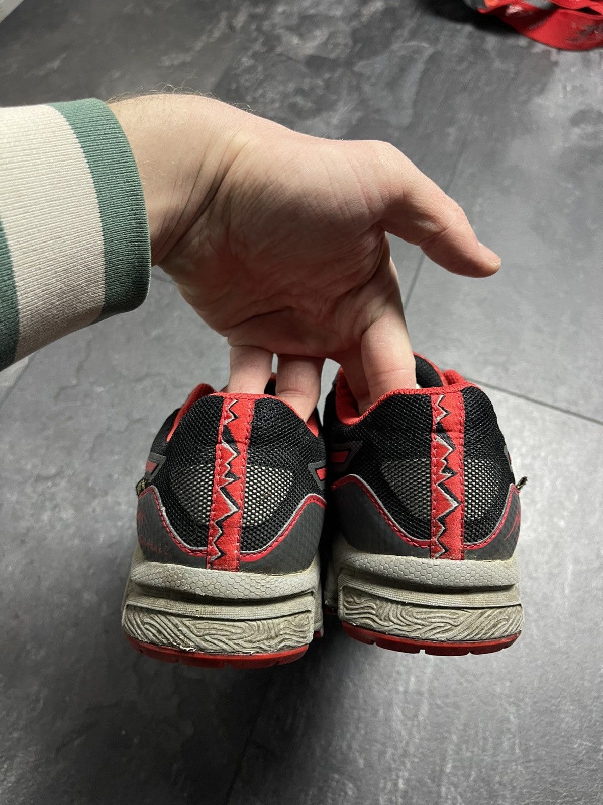 Asics Vintage asics rare gore tex low top sneakers Size US 7 / EU 40 - 10 Thumbnail