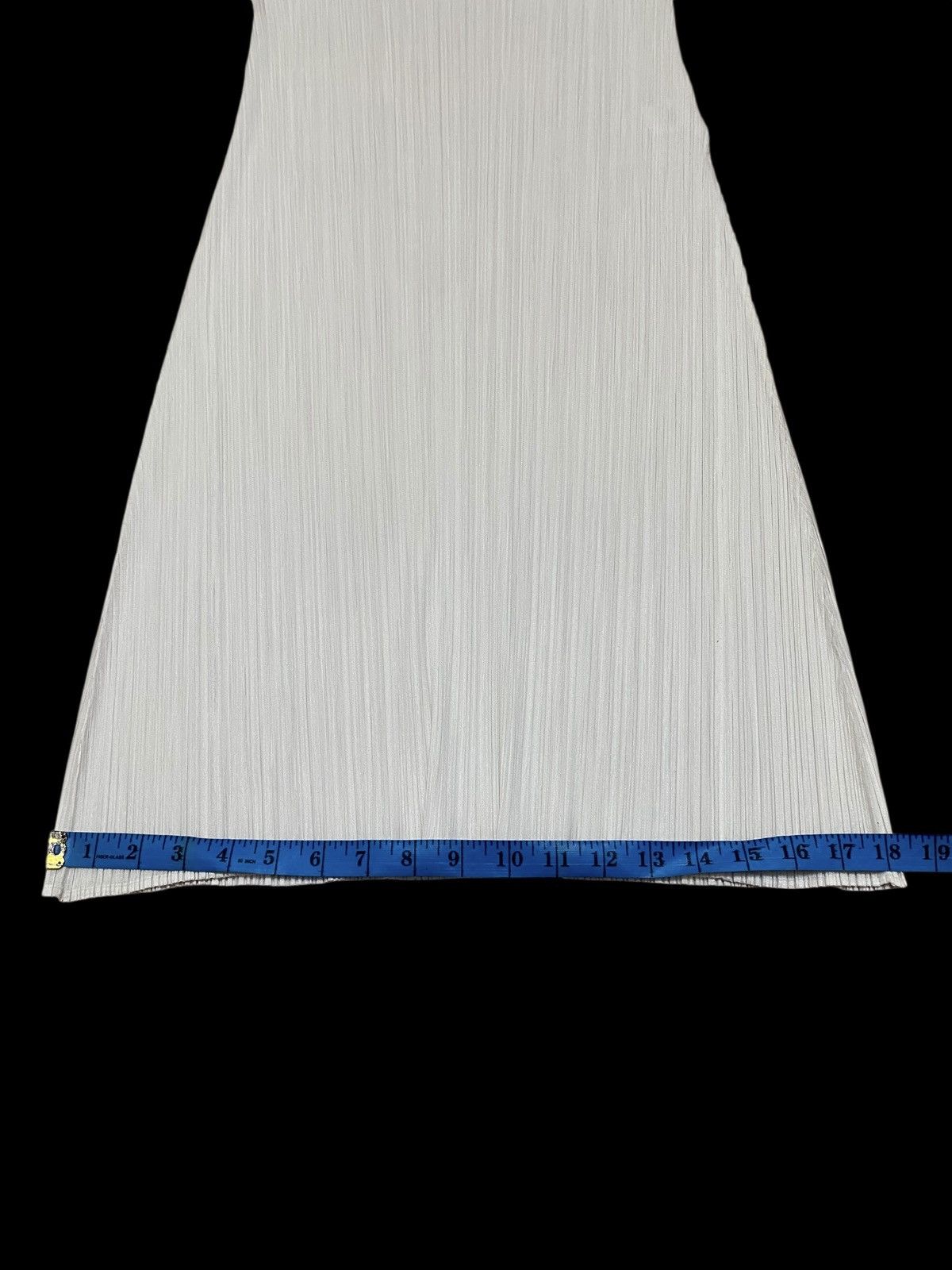 Pleats Please Issey Miyake 🔥STUNNING🔥PLEATS PLEASE ISSEY MIYAKE WHITE DRESS SLEEVELESS Size ONE SIZE - 8 Thumbnail