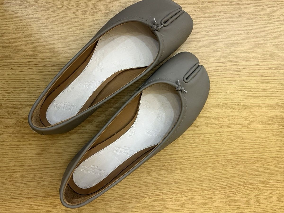 image of Maison Margiela Tabi Flat In Grey Color in Lavender, Women's (Size 8)