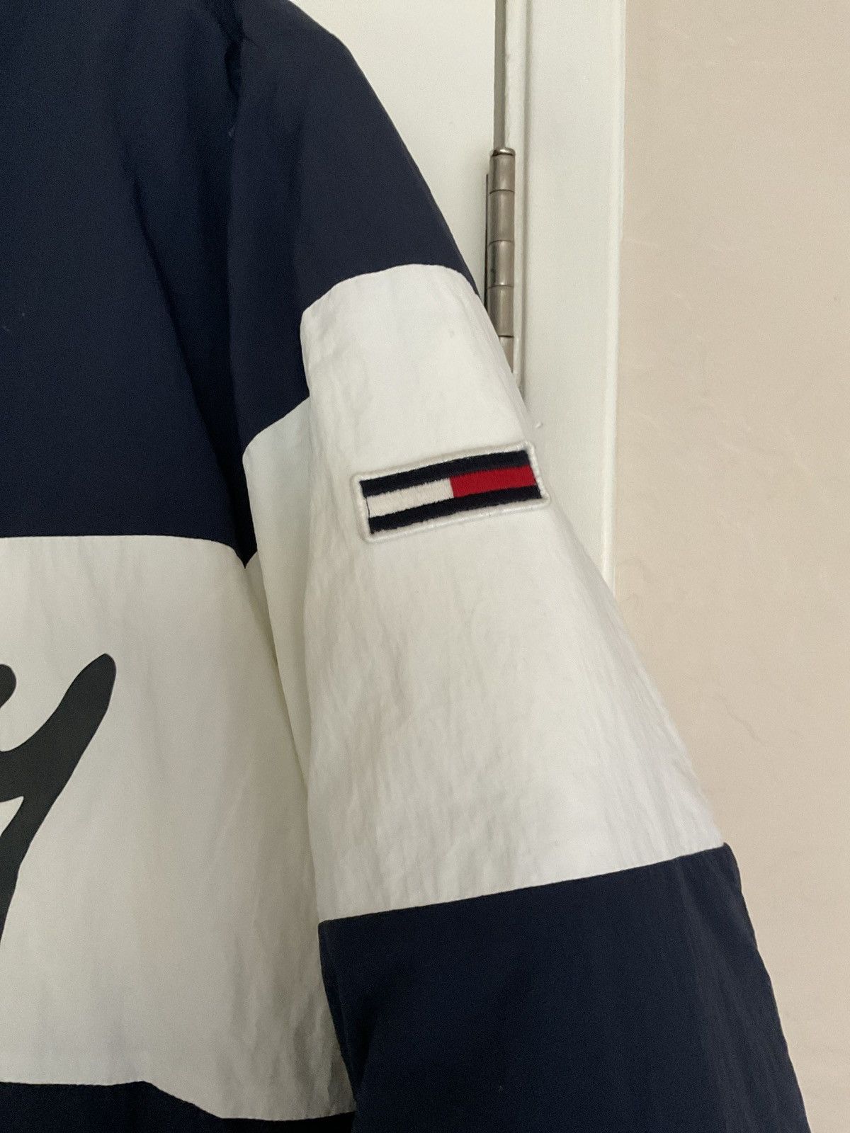 Tommy Hilfiger Vintage 90s Tommy Jeans Puffer Jacket-Large-Oversized logo Size US L / EU 52-54 / 3 - 4 Thumbnail