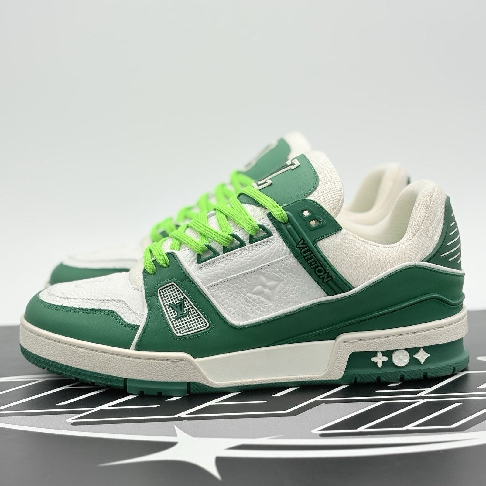 Louis Vuitton (8-8.5 US) Louis Vuitton LV Trainer ' Green ' | EXCELLENT! Size US 8 / EU 41 - 1 Thumbnail