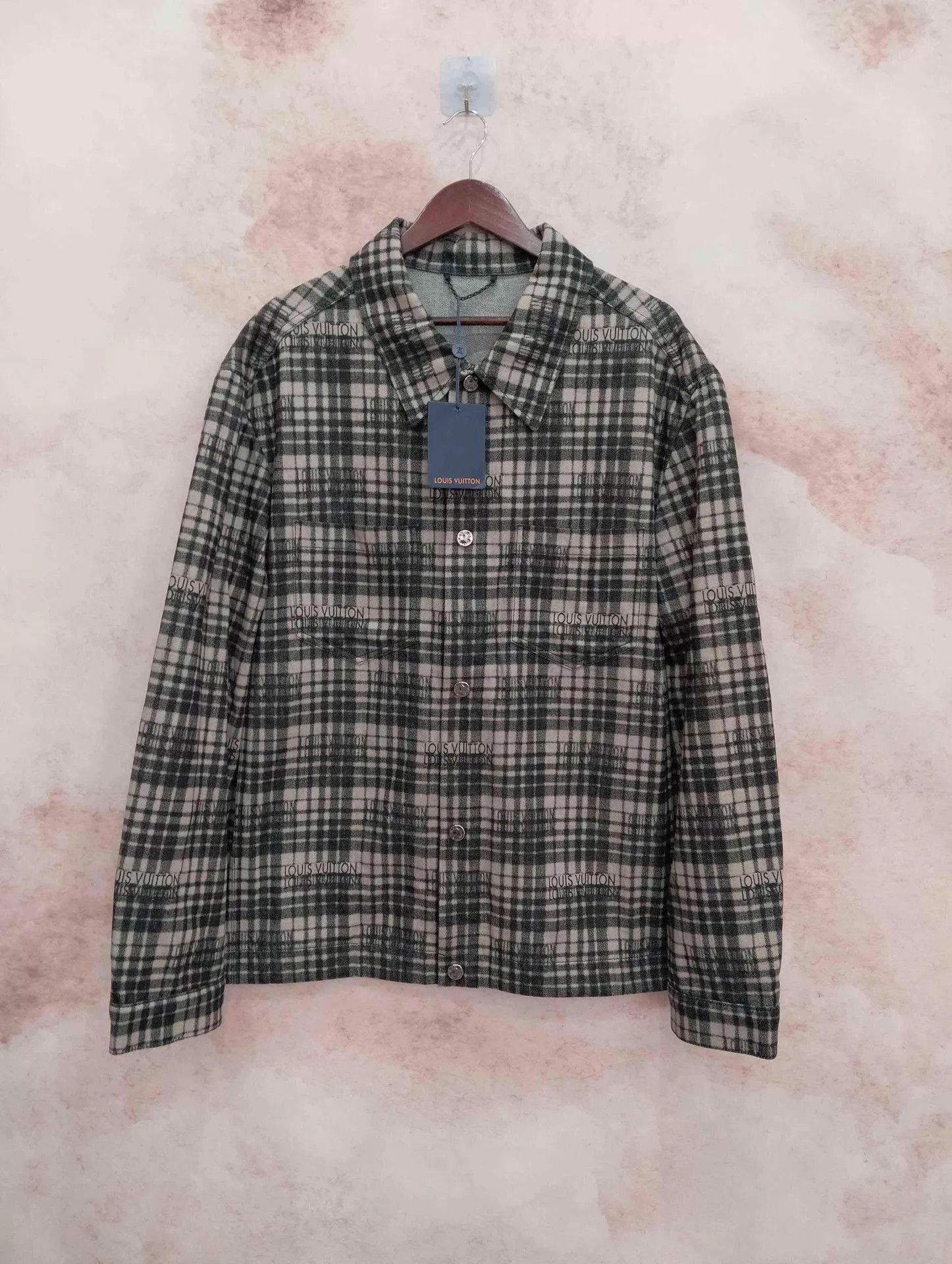 Louis Vuitton LV Monogram Logo Long Sleeve Shirt Jkt54 Size US L / EU 52-54 / 3 - 1 Thumbnail