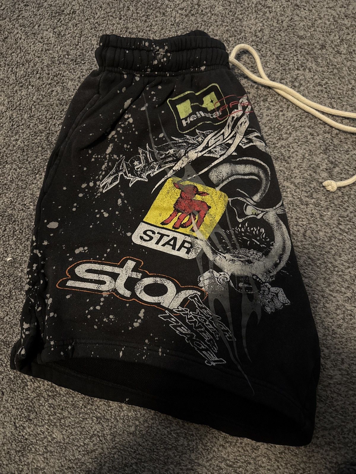 HELLSTAR 🔥Hellstar Graffiti / “Patches” Rare Shorts sz Small🔥 Size US 31 - 4 Thumbnail