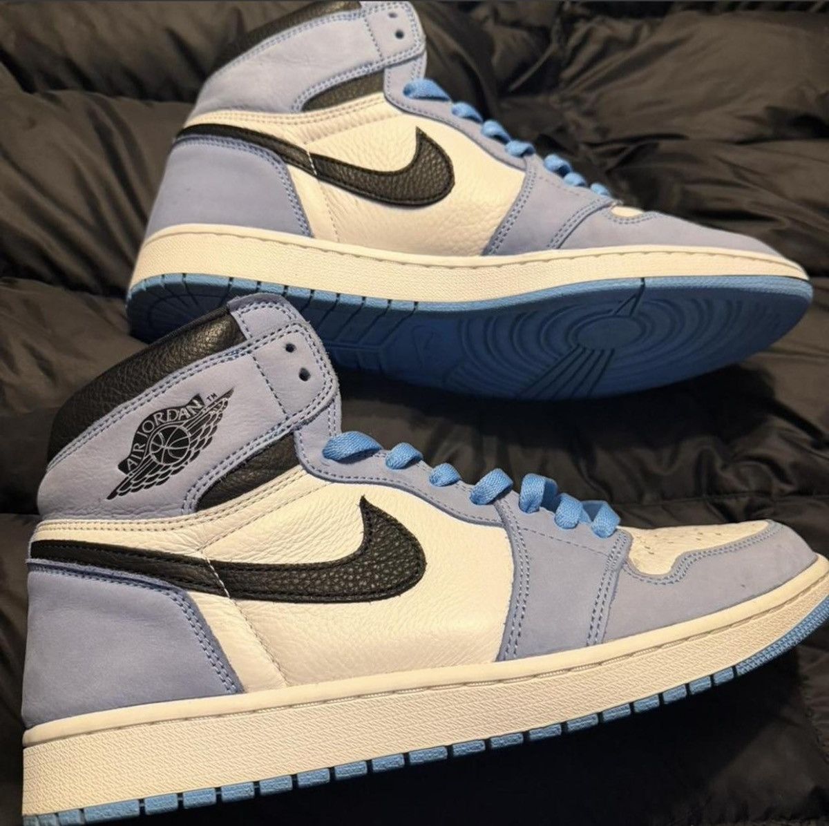 Jordan Brand Jordan 1 Retro High OG University Blue Size 12 Size US 12 / EU 45 - 1 Thumbnail