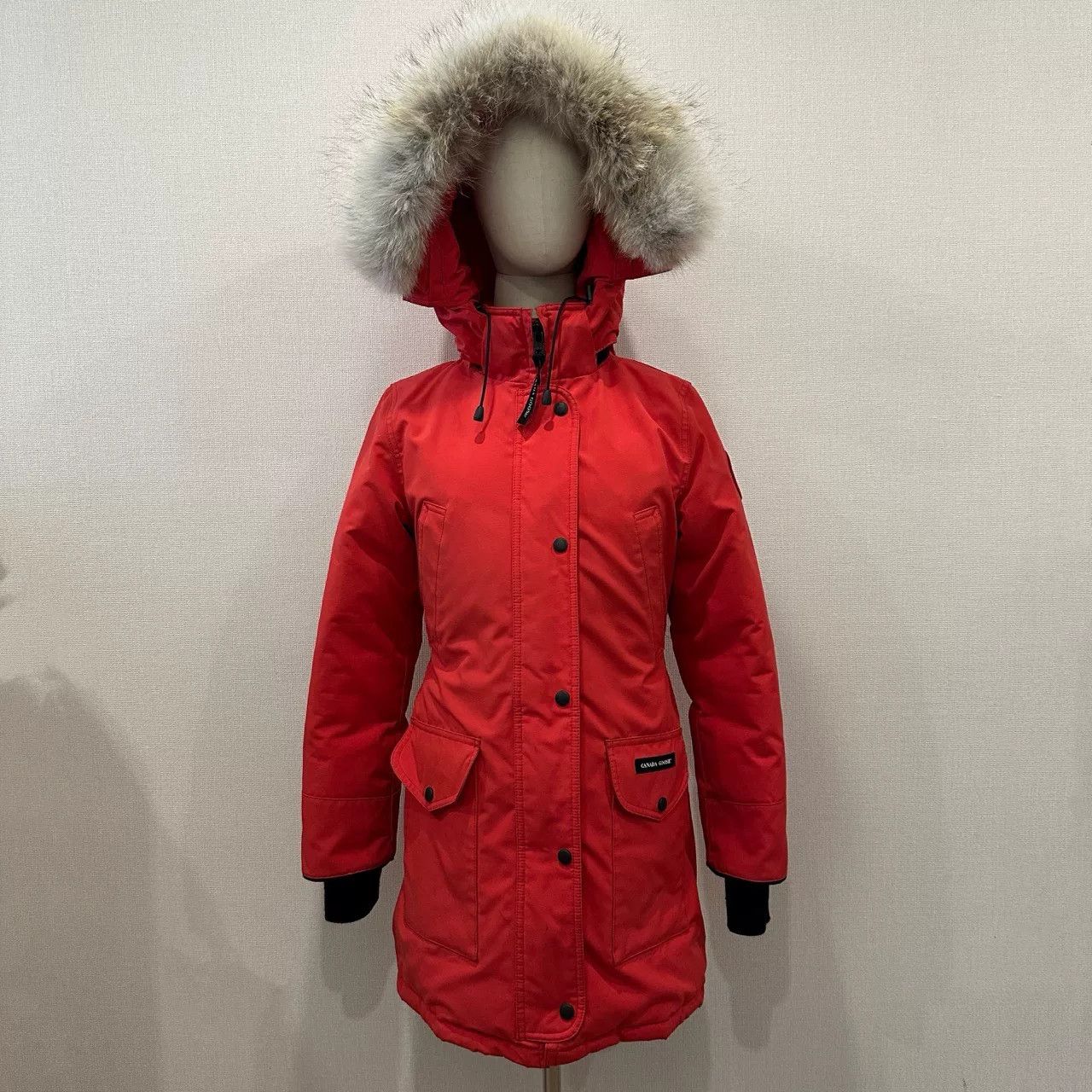 Canada Goose Canada Goose Red Mid-Length Parka Size XS / US 0-2 / IT 36-38 - 1 Thumbnail