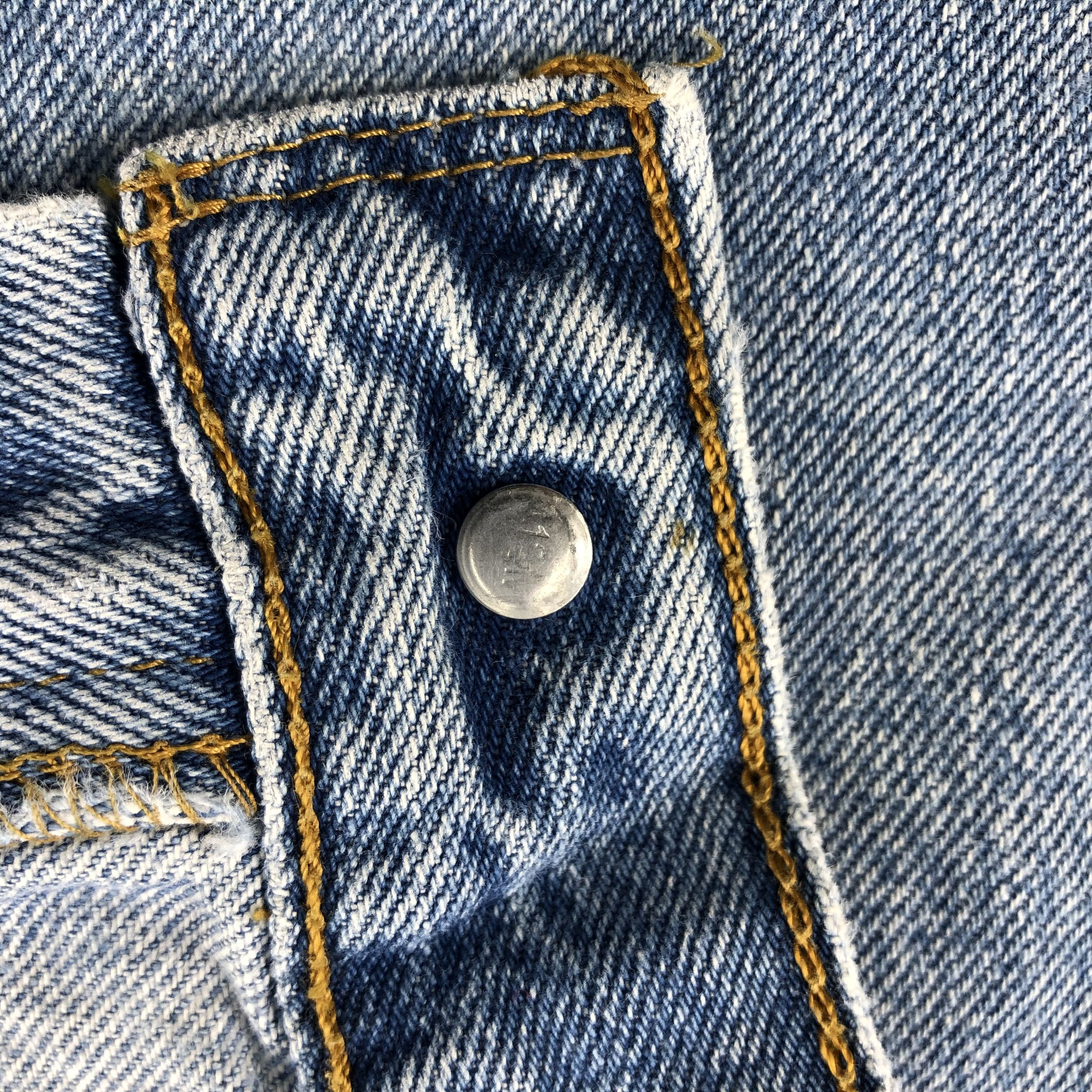 Levi's × Vintage Vintage Blue Wash Levis 550 Jeans-JM1959 Size US 37 - 9 Thumbnail