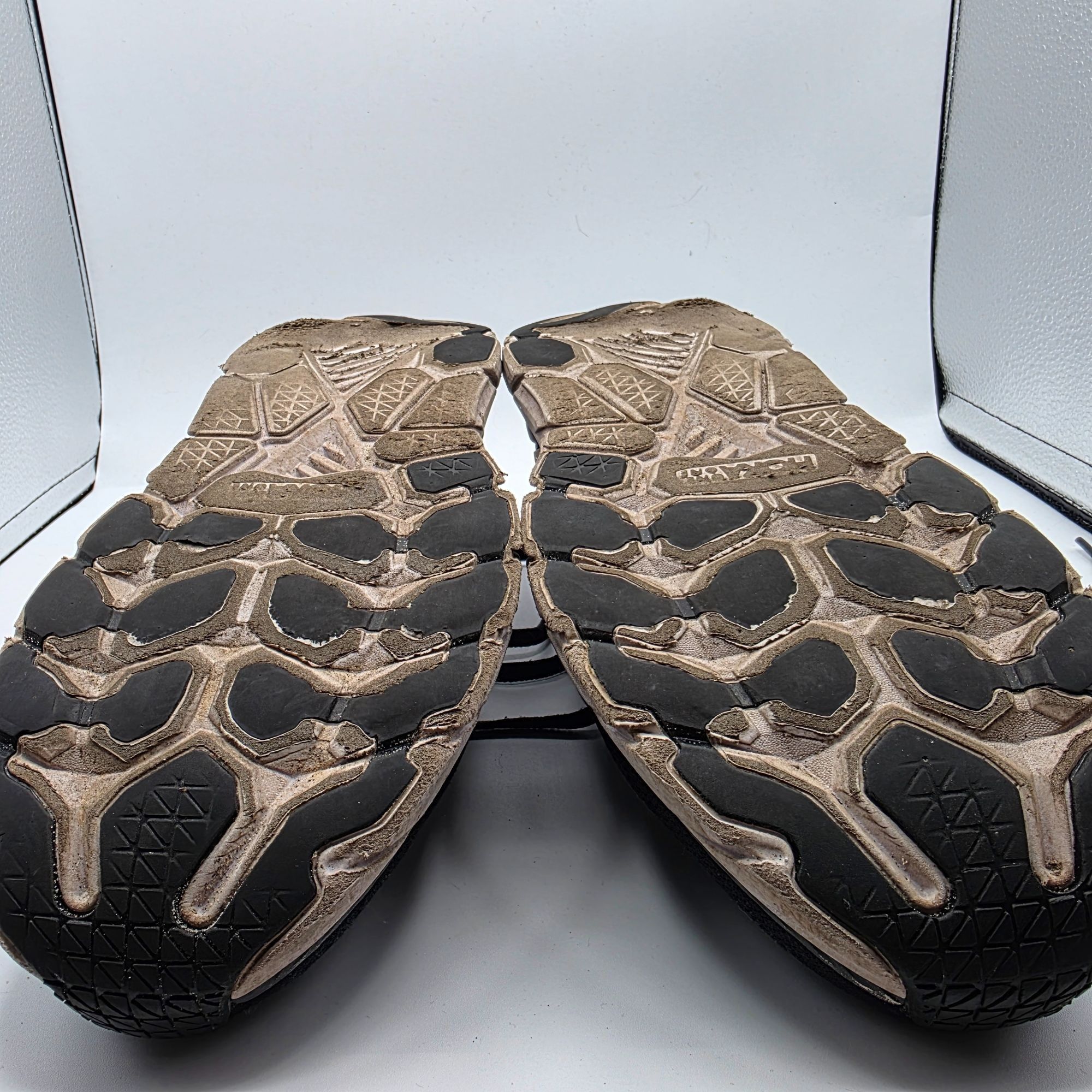Hoka Hoka One One Clifton 7 Mens Size 10 Black White Athletic Sho Size US 10 / EU 43 - 11 Thumbnail