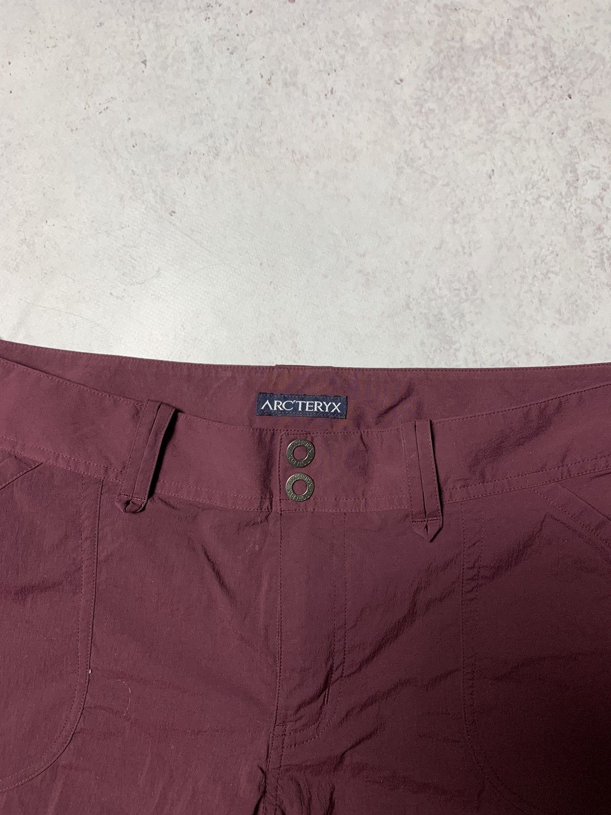 Arc'teryx × Vintage Vintage Arc'teryx Bordeaux Nylon Metal Cargo Shorts 34 Y2K Size 34" / US 12 / IT 48 - 7 Thumbnail