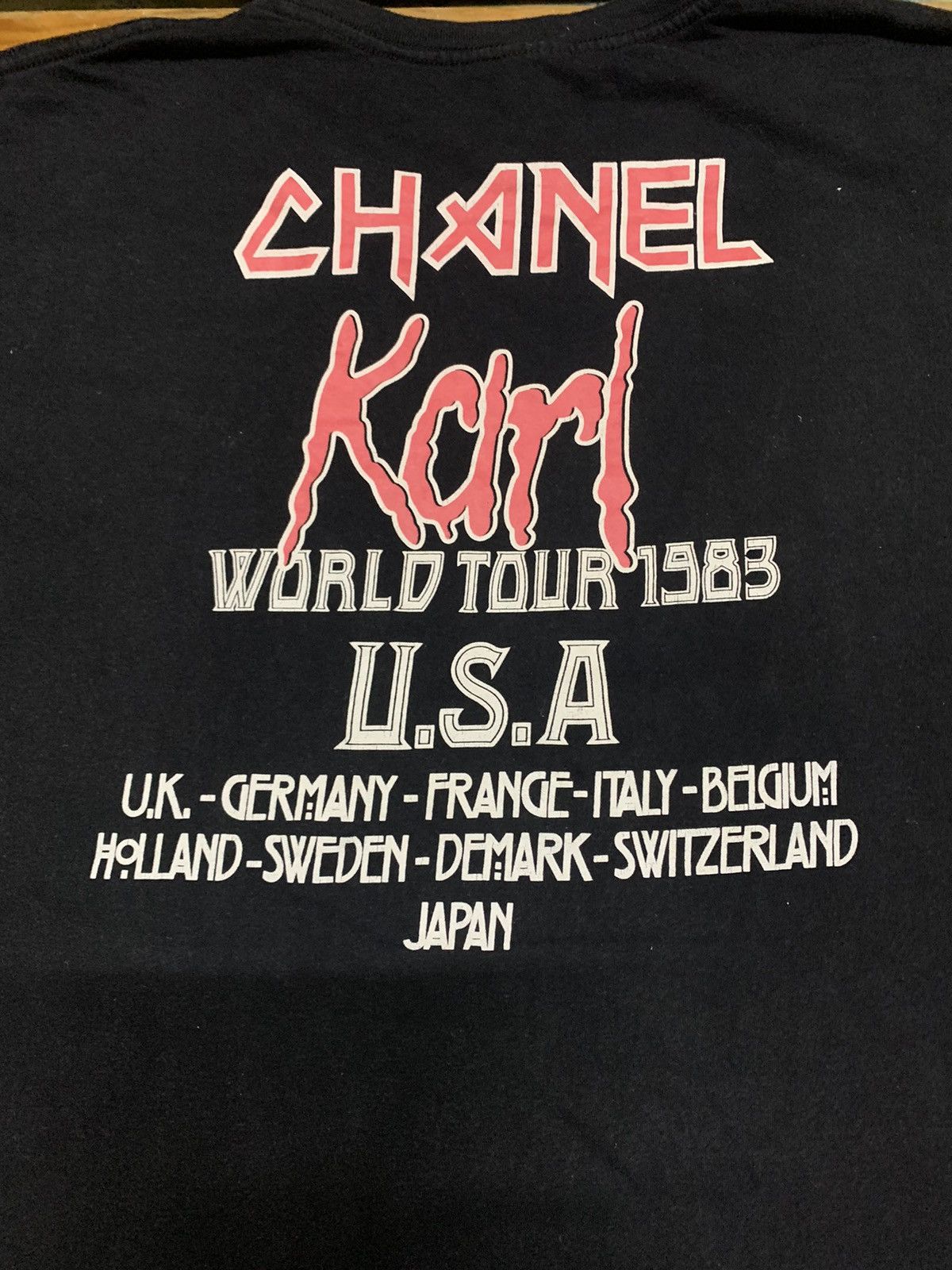Band Tees Vintage Chanel Karl World Tour 1983 IM Style Printed Tee Size US L / EU 52-54 / 3 - 4 Thumbnail